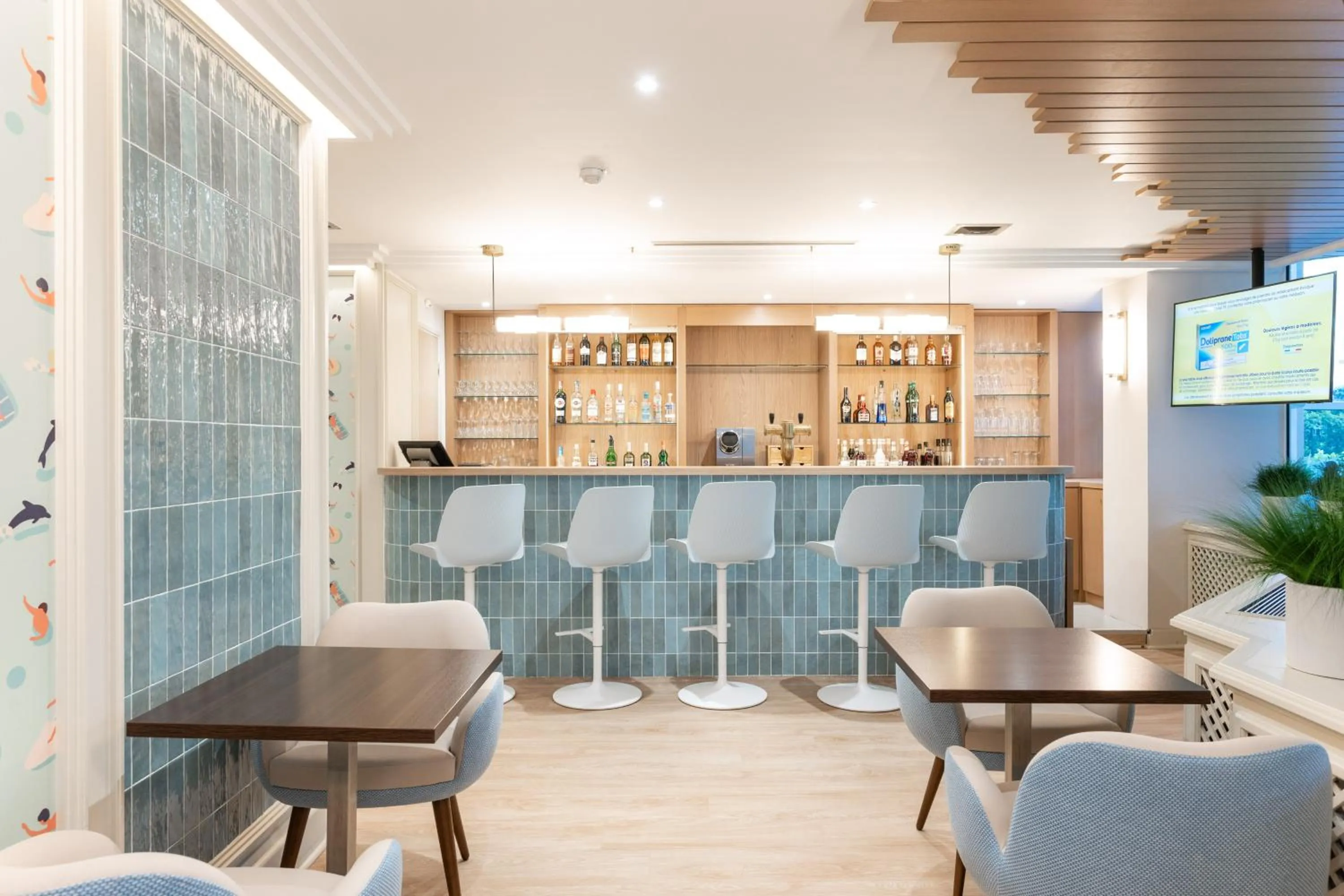 Lounge or bar in Mercure Grenoble Centre Porte des Alpes