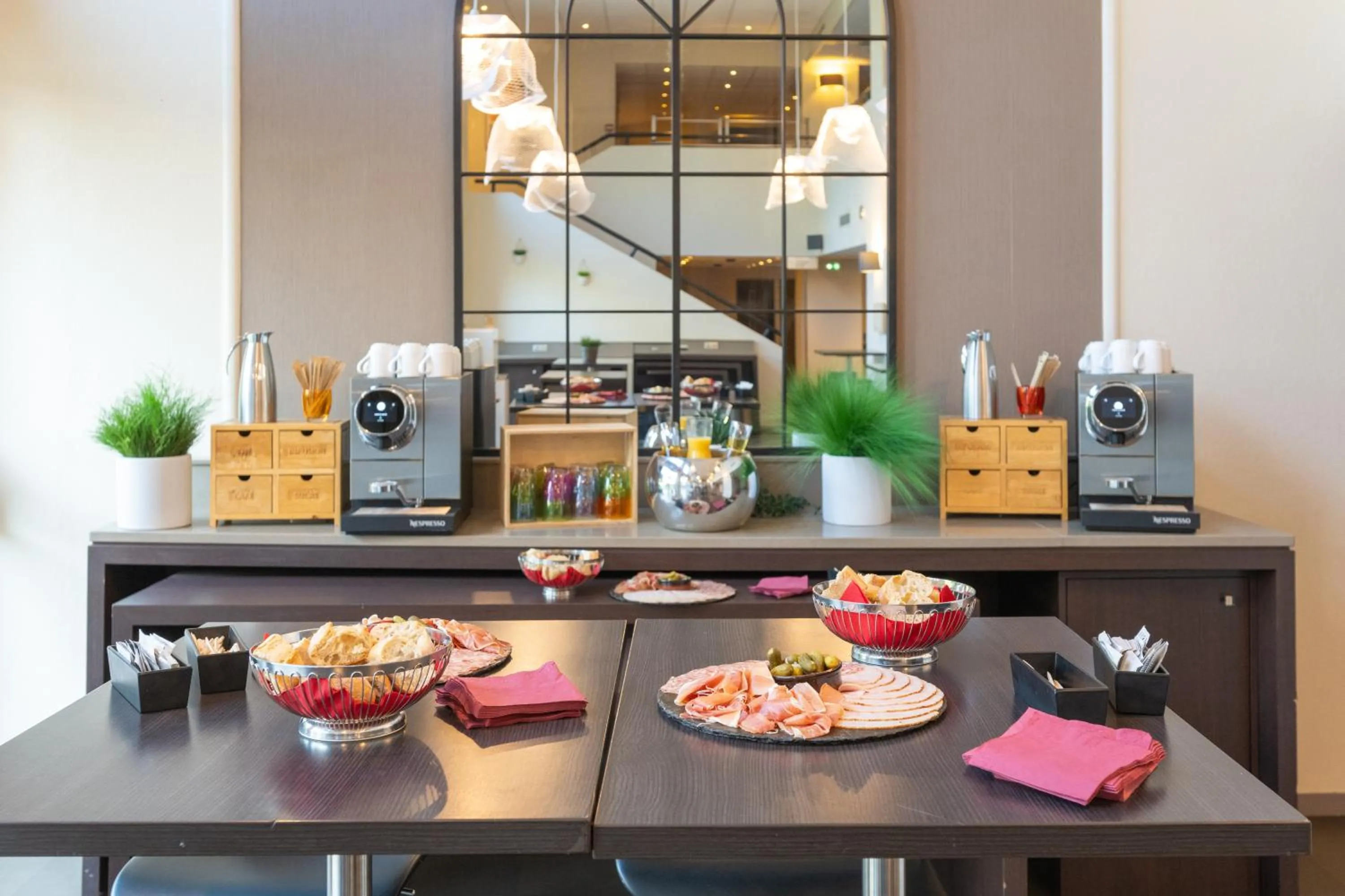 Food and drinks in Mercure Grenoble Centre Porte des Alpes