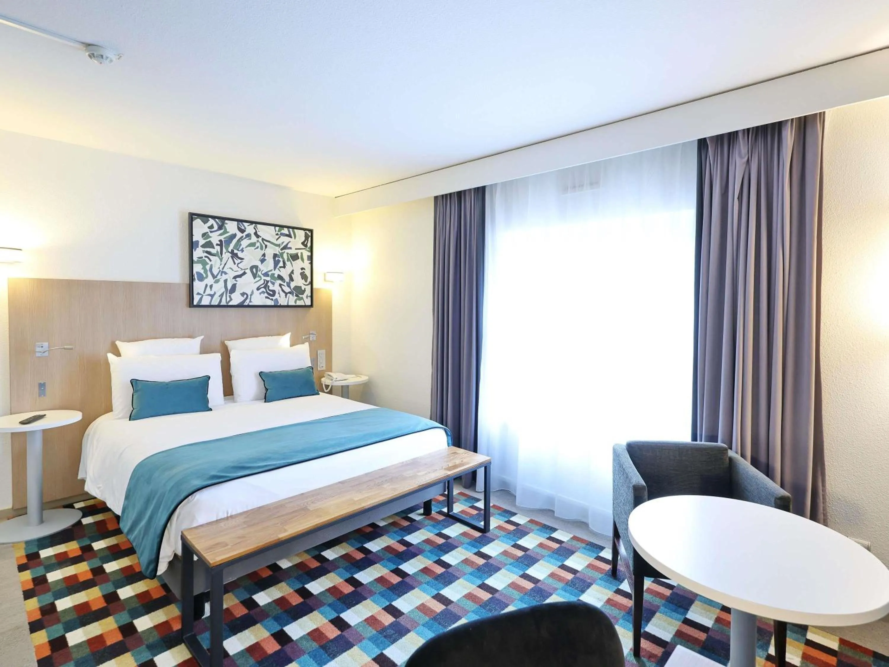 Bedroom, Bed in Mercure Grenoble Centre Porte des Alpes