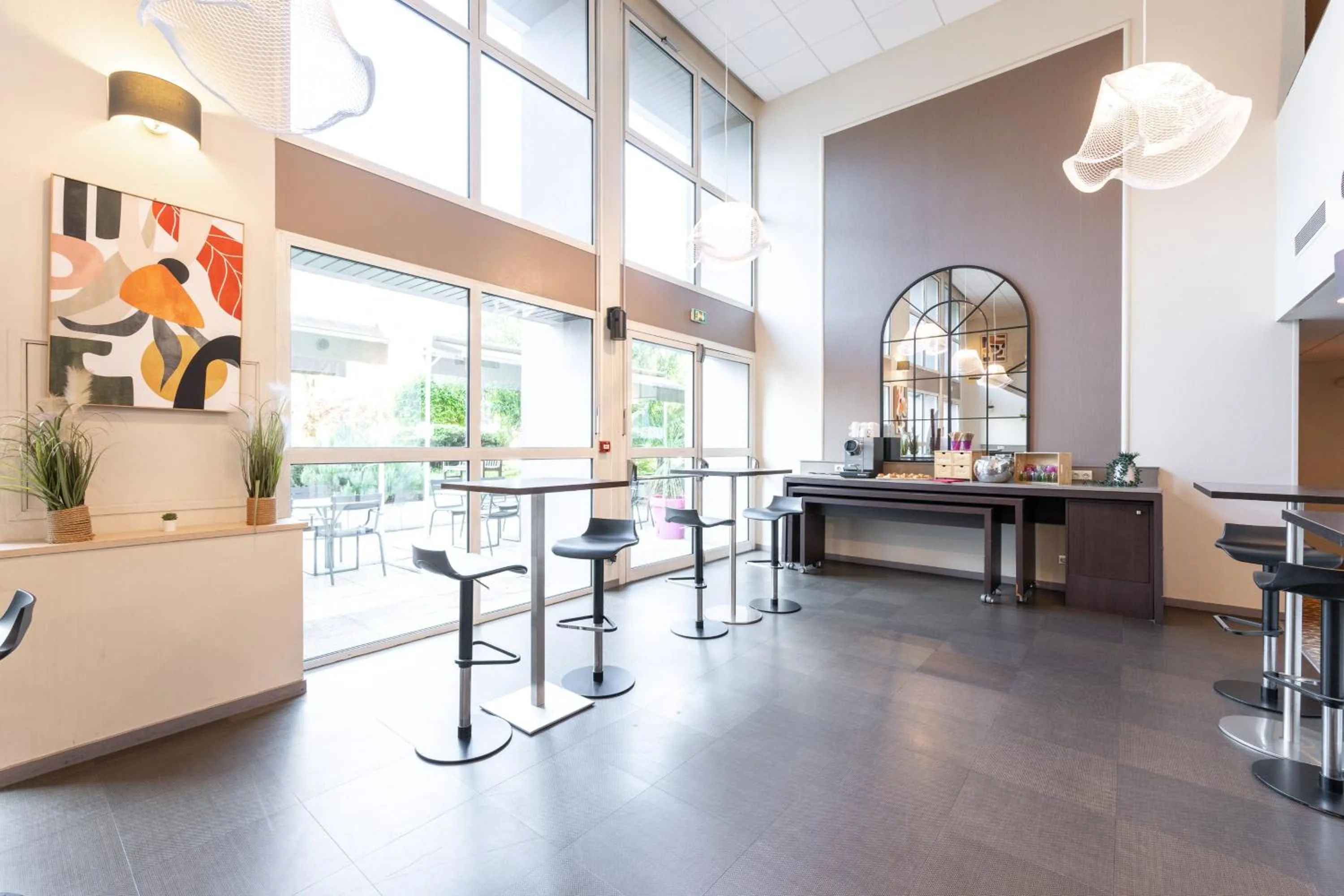 Seating area in Mercure Grenoble Centre Porte des Alpes