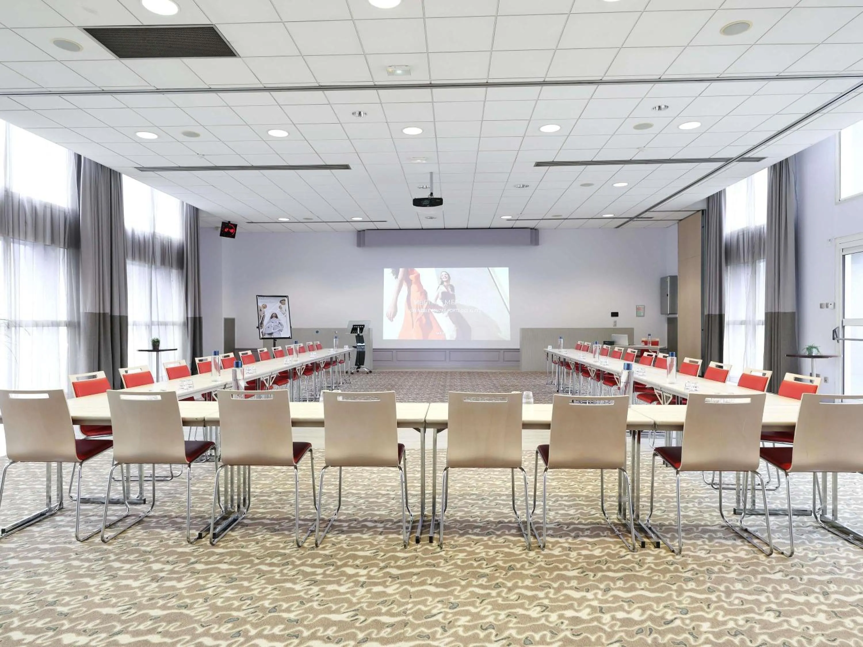 Meeting/conference room in Mercure Grenoble Centre Porte des Alpes