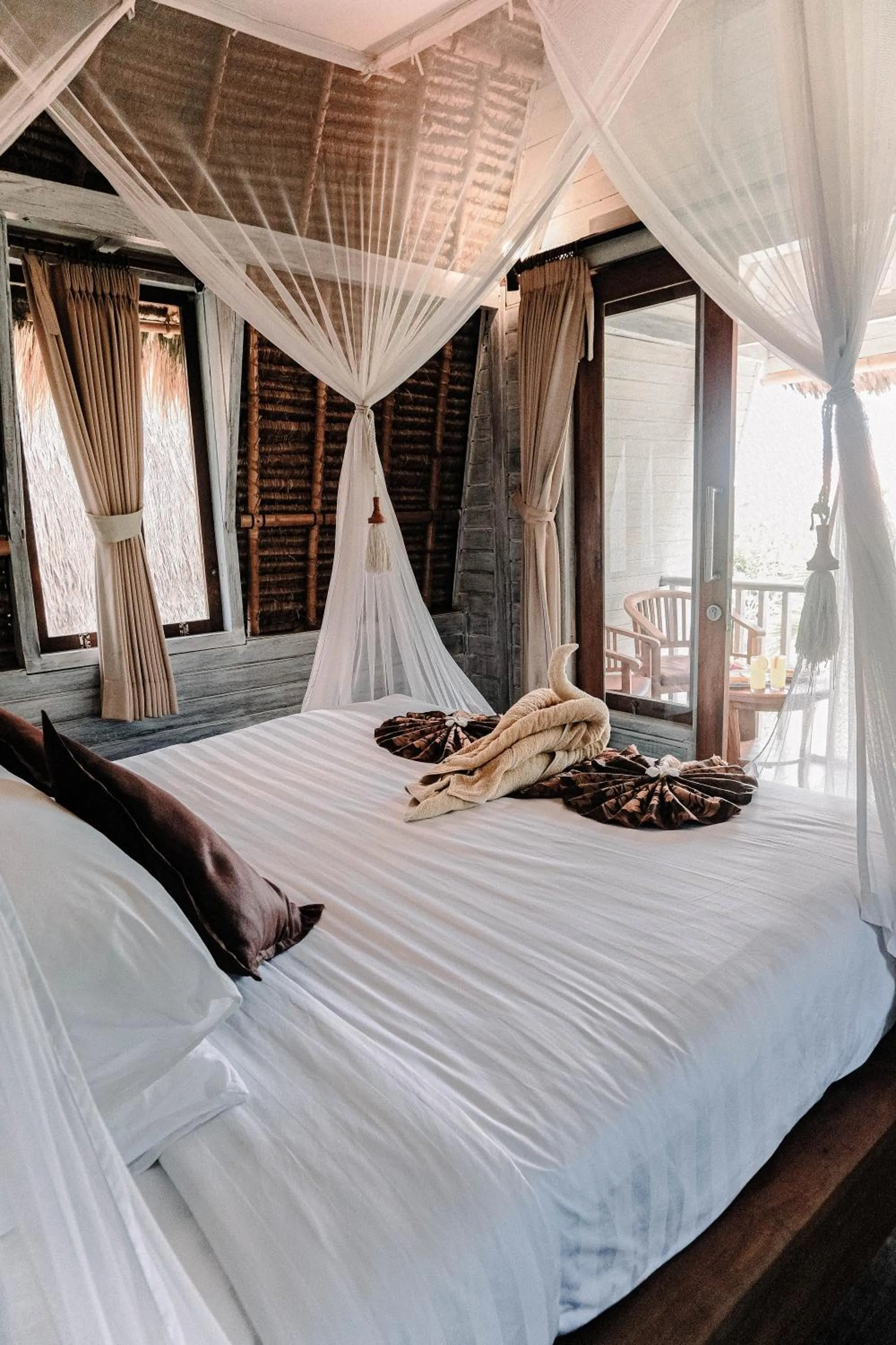 Photo of the whole room, Bed in Abian Huts Dream Beach Lembongan