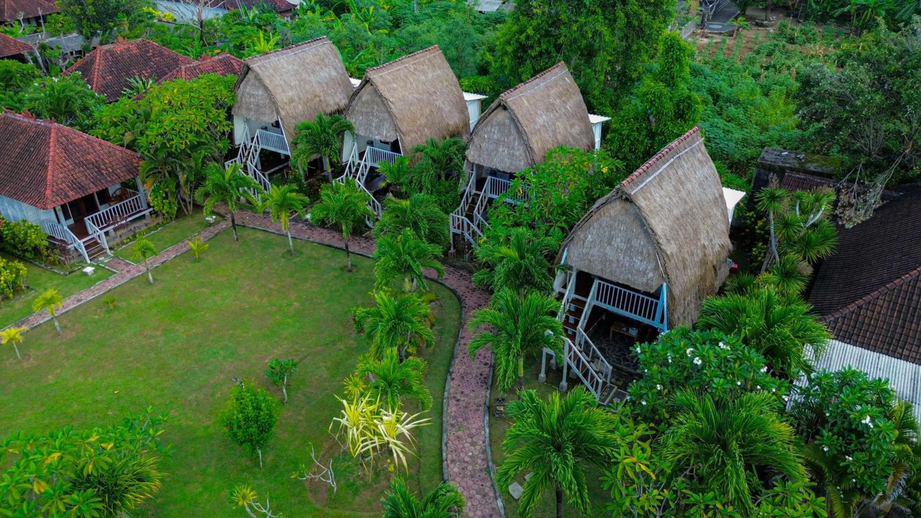 Property building in Abian Huts Dream Beach Lembongan