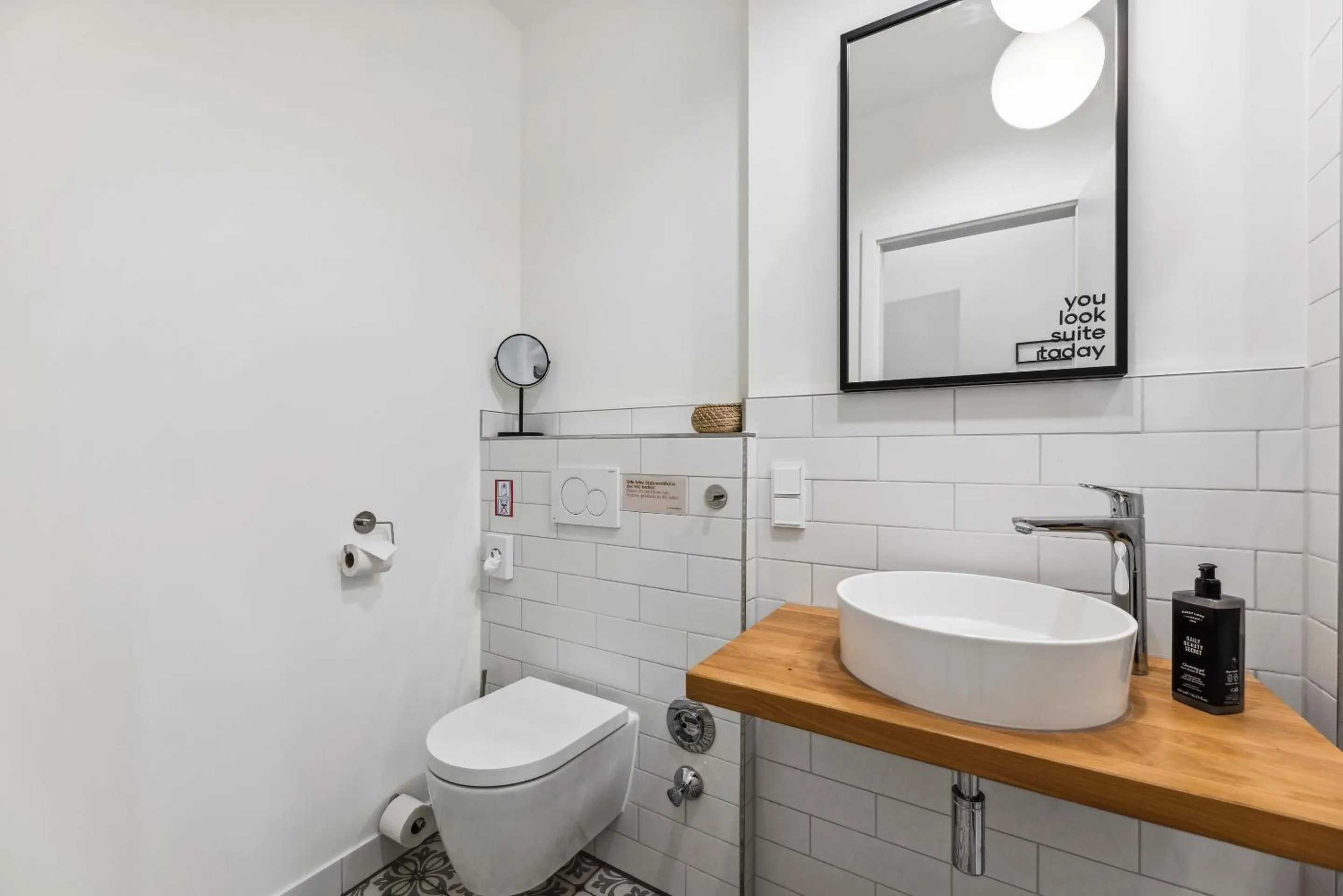 Shower in Limehome Bamberg Maximiliansplatz