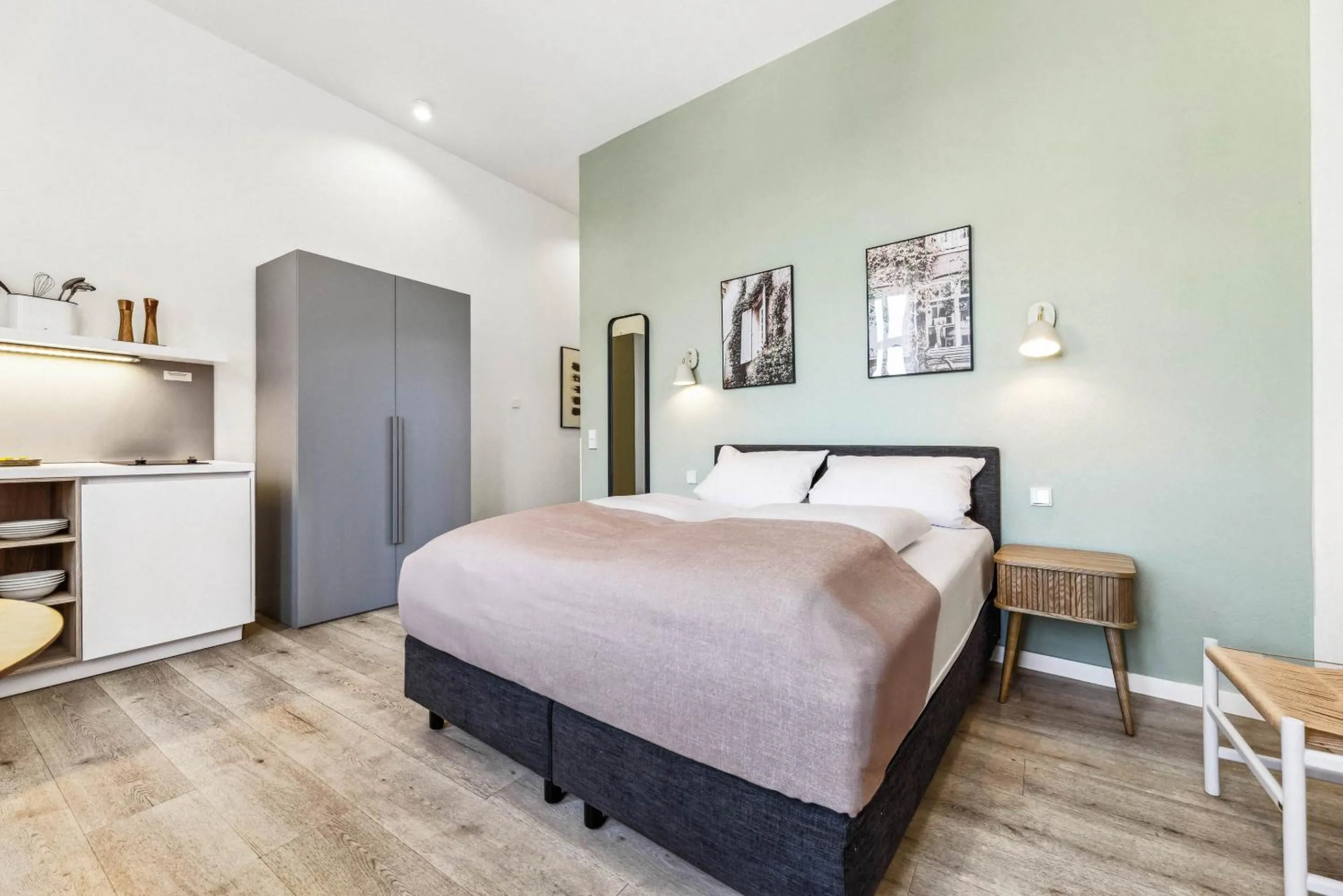 Bed in Limehome Bamberg Maximiliansplatz