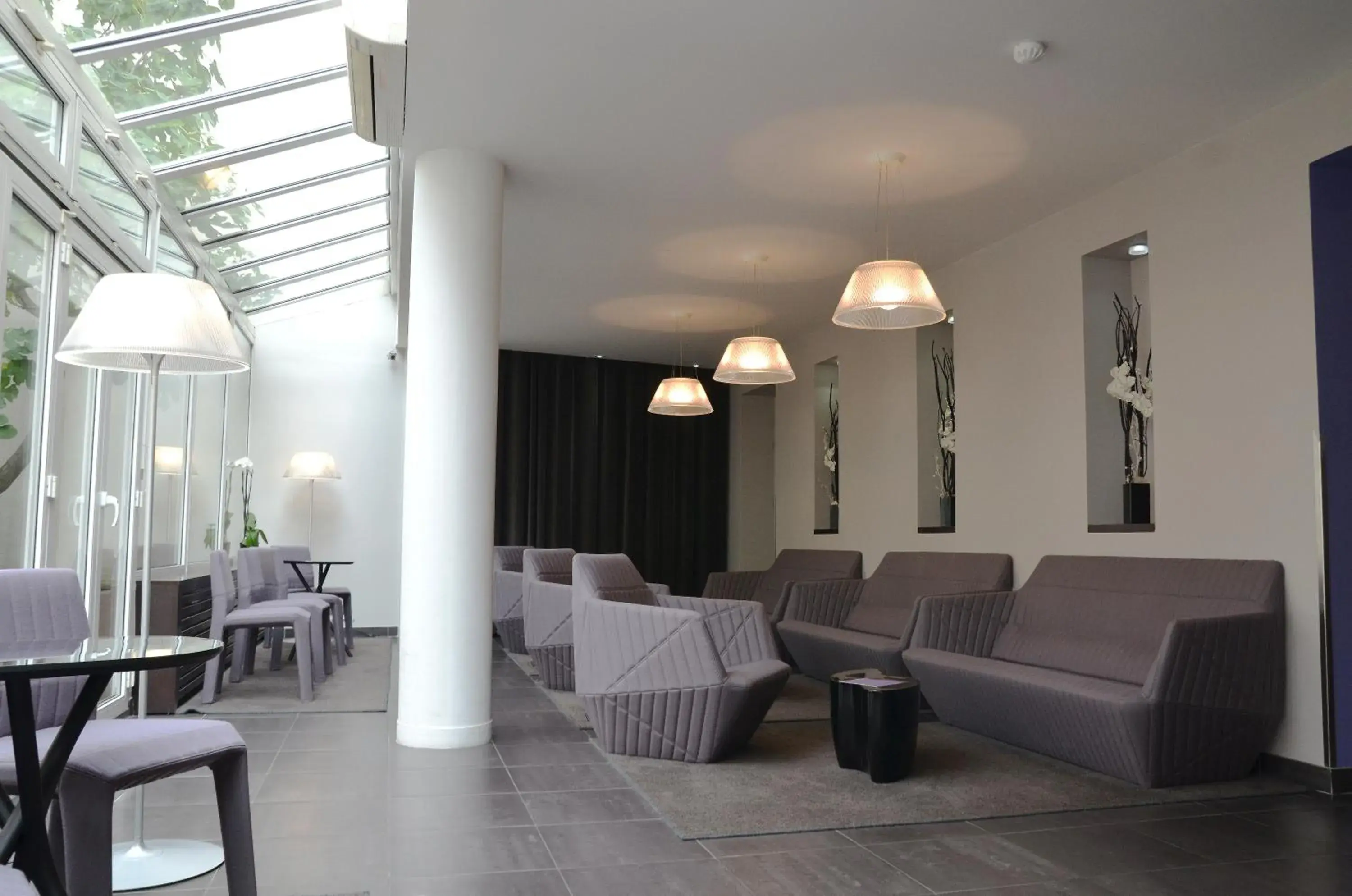 Patio, Seating Area in Hotel Saint-Charles