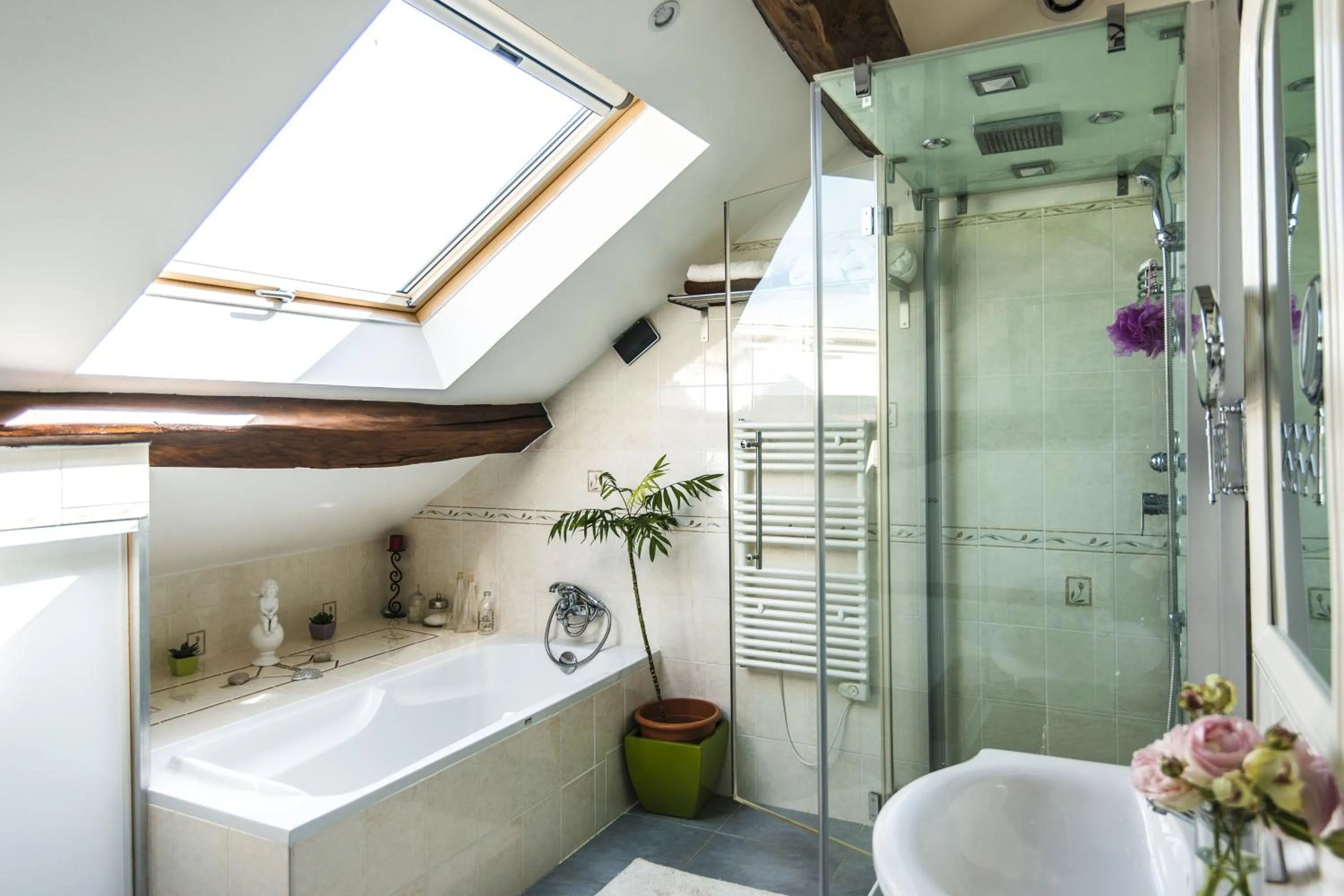 Bathroom in Le Petit Domaine de Bois Avril