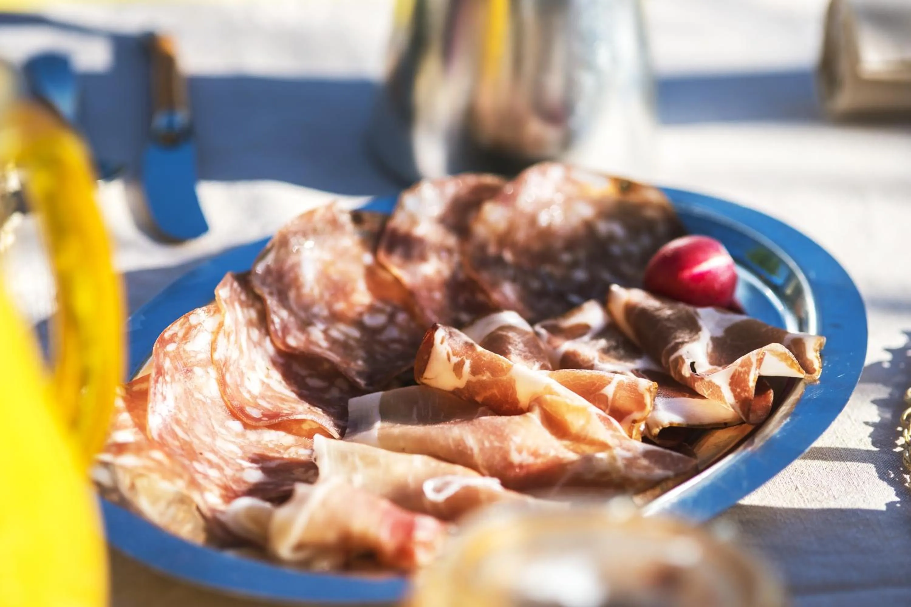 Food and drinks in Le Petit Domaine de Bois Avril