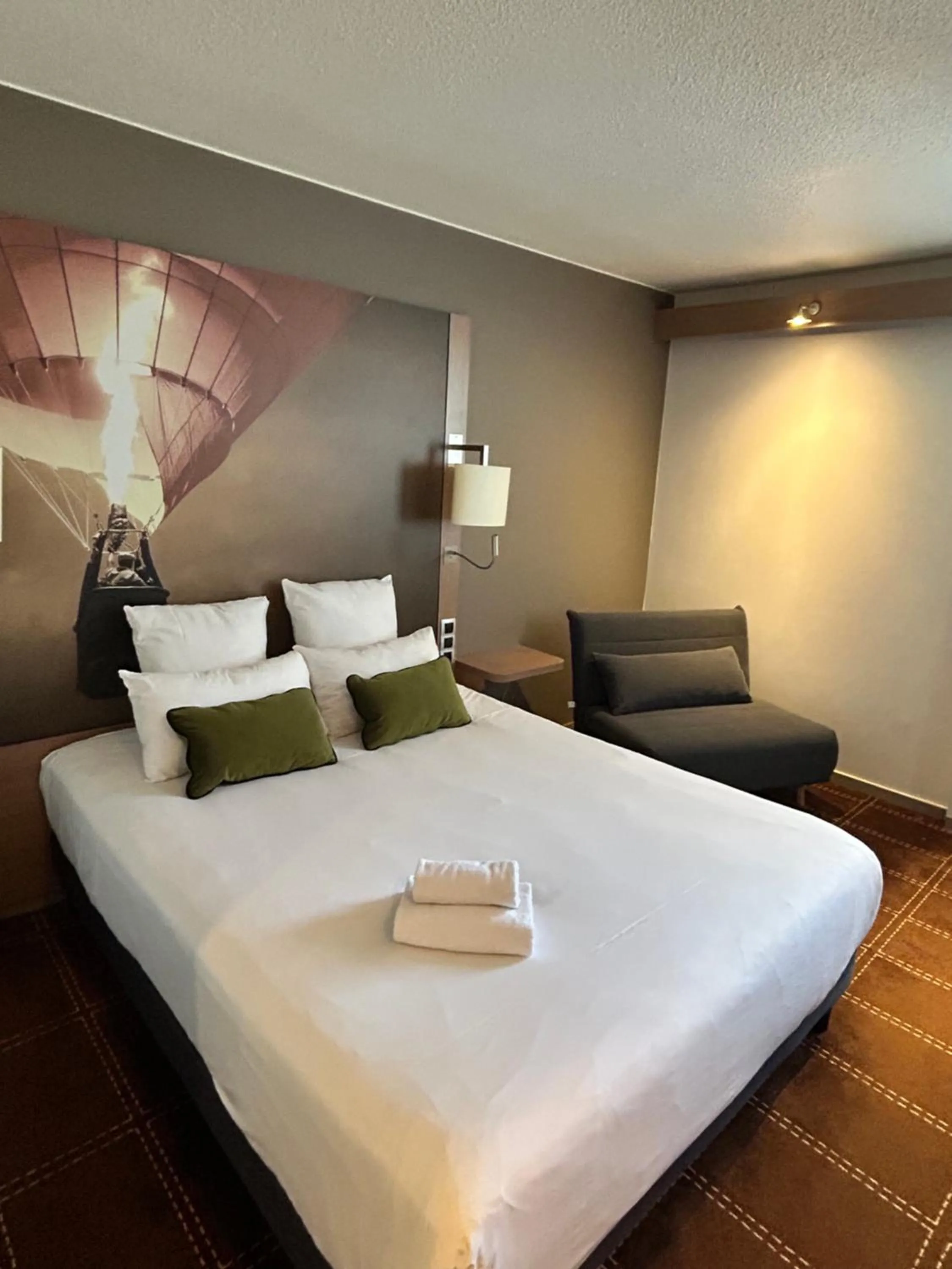 Bed in Mercure Vienne Sud Chanas