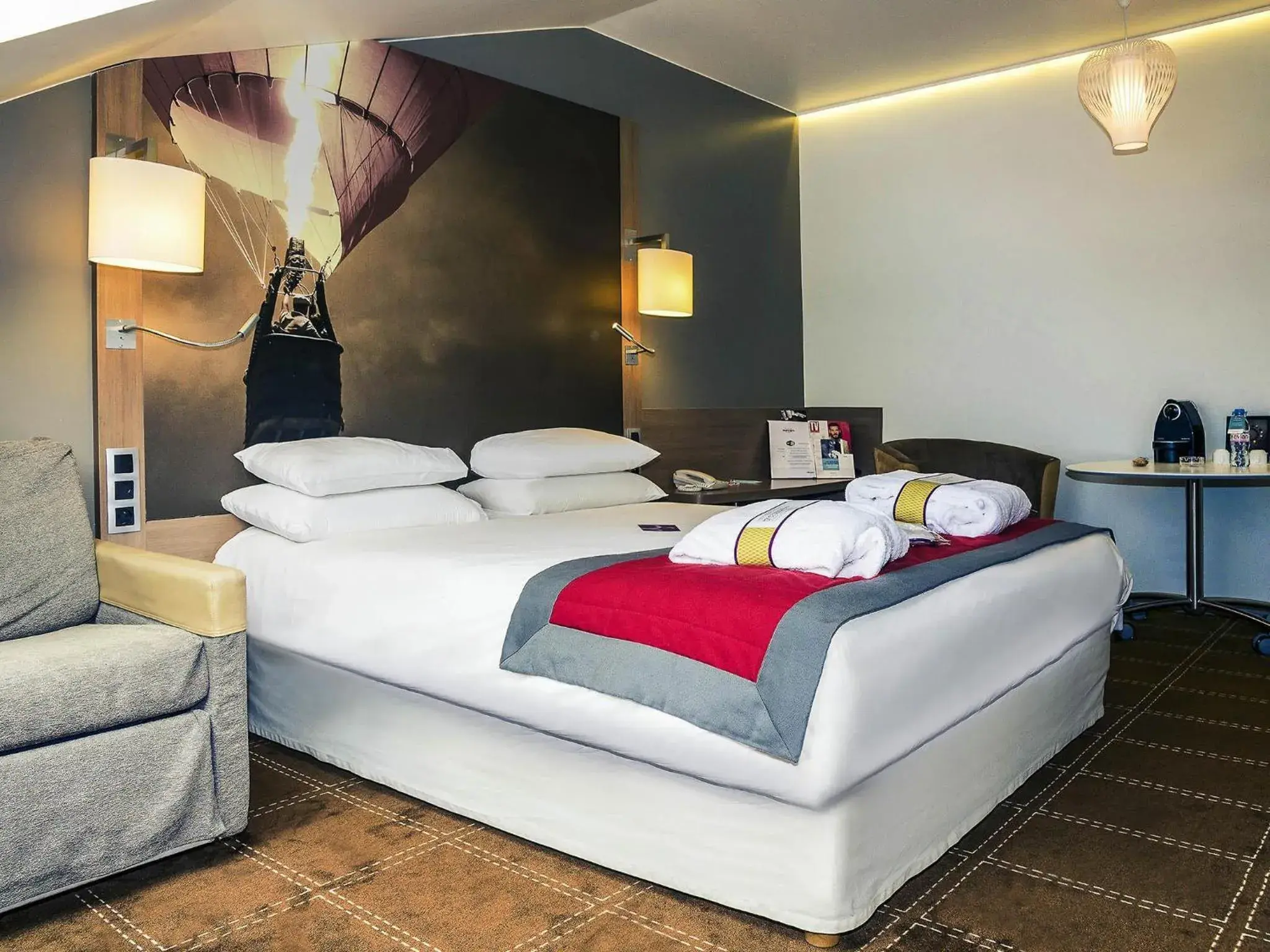 Bedroom, Bed in Mercure Vienne Sud Chanas Bedroom, Bed in Mercure Vienne Sud Chanas