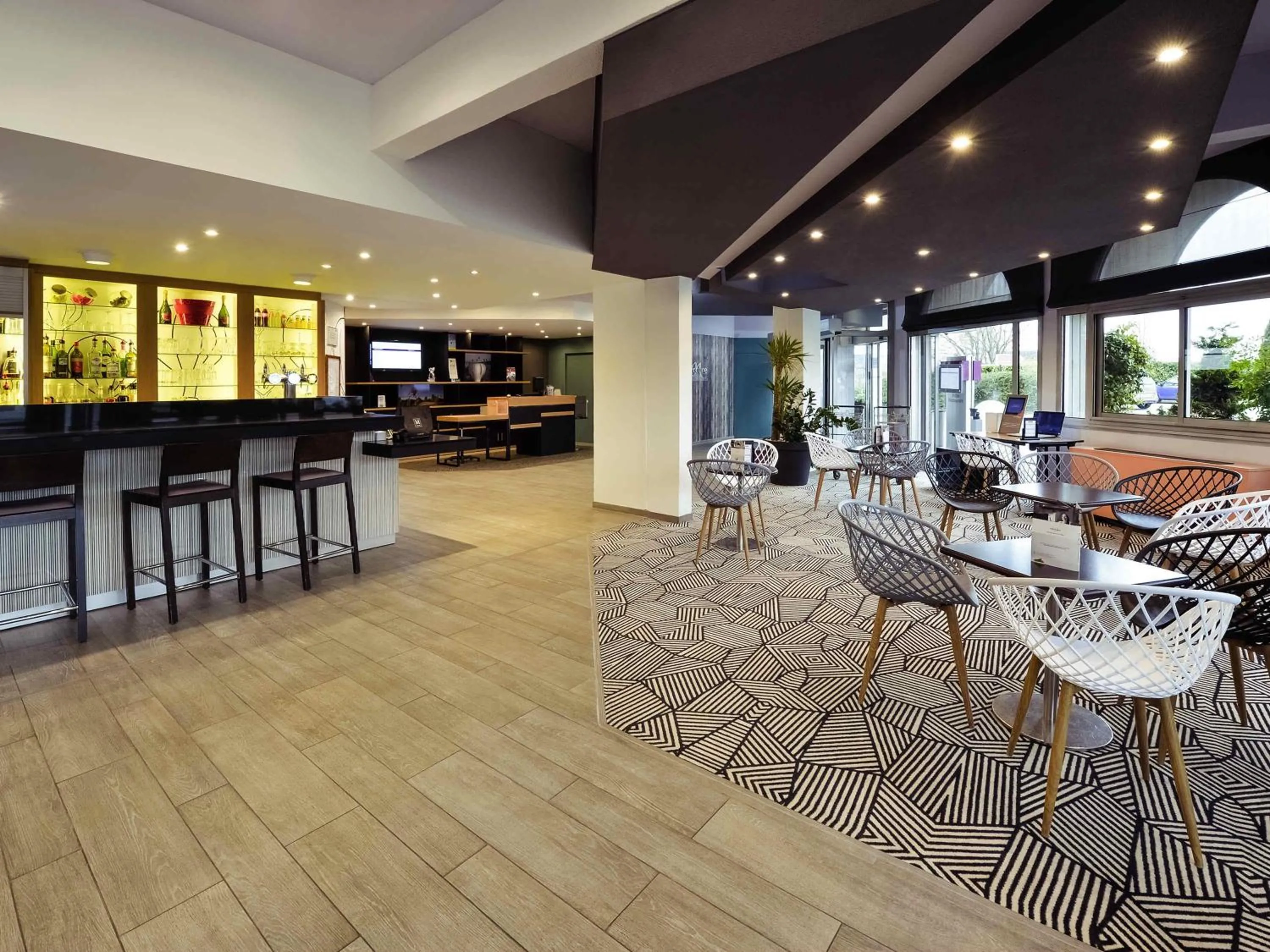 Lounge or bar in Mercure Vienne Sud Chanas