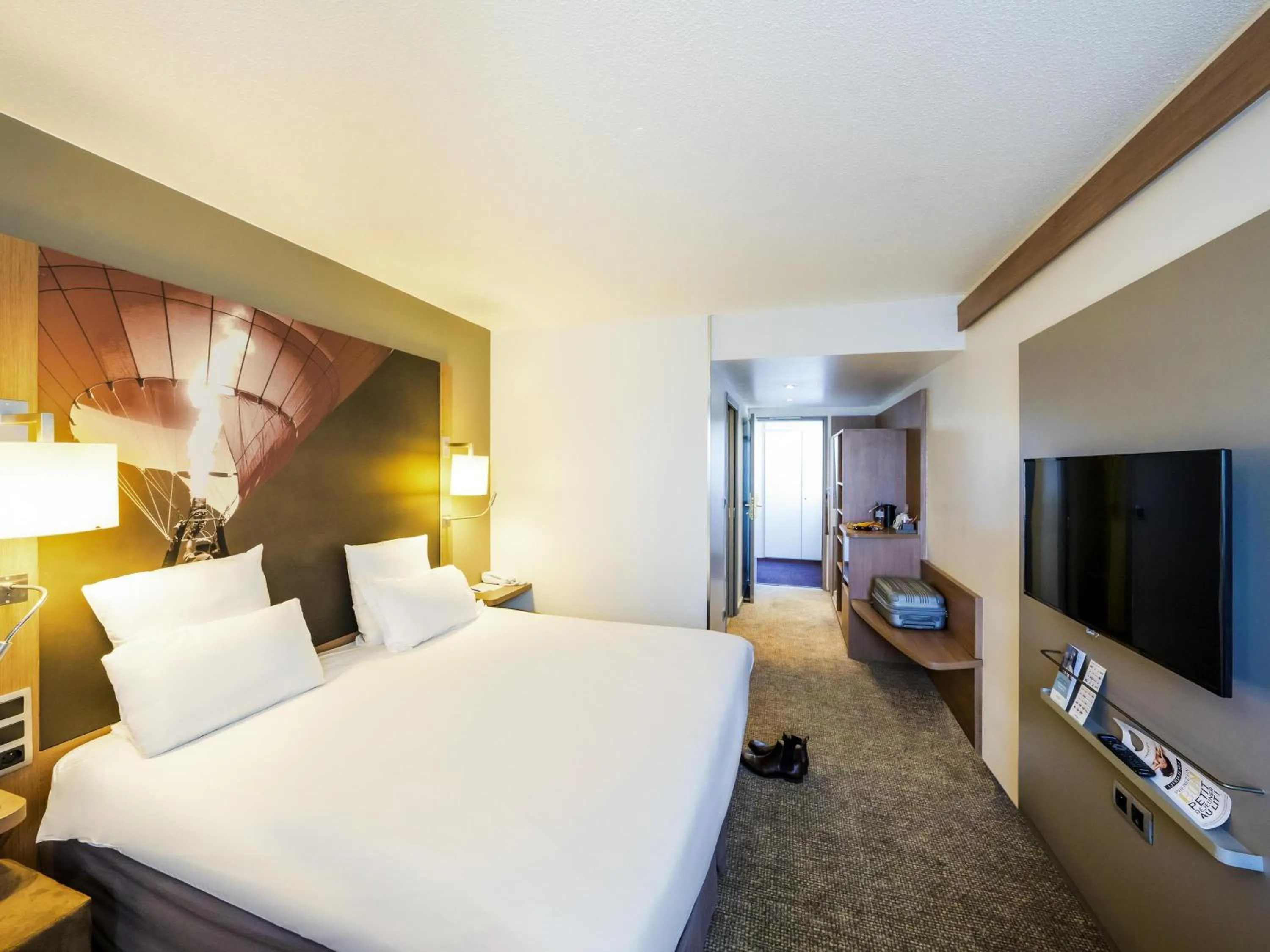 Bedroom, Bed in Mercure Vienne Sud Chanas