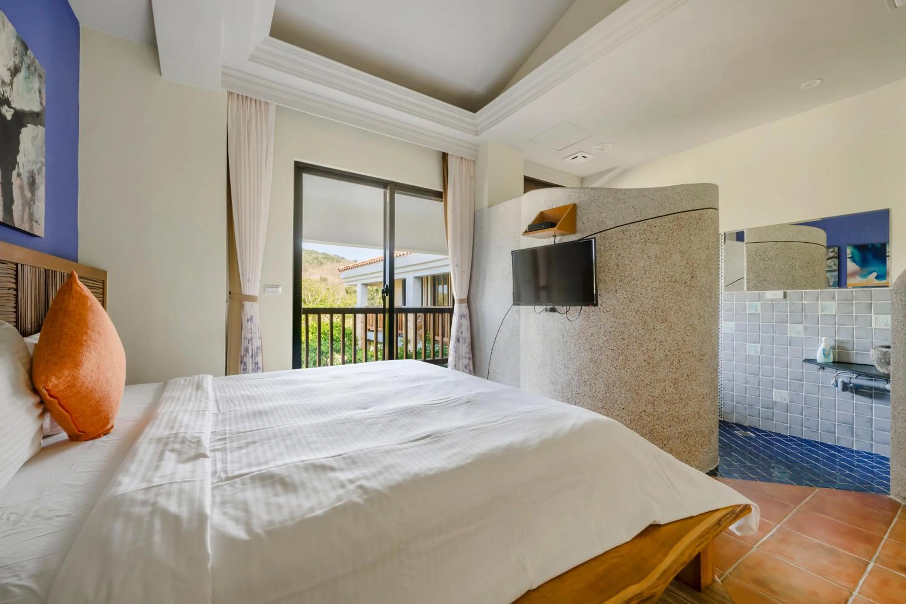 Photo of the whole room, Bed in Southern Sun Homestay North