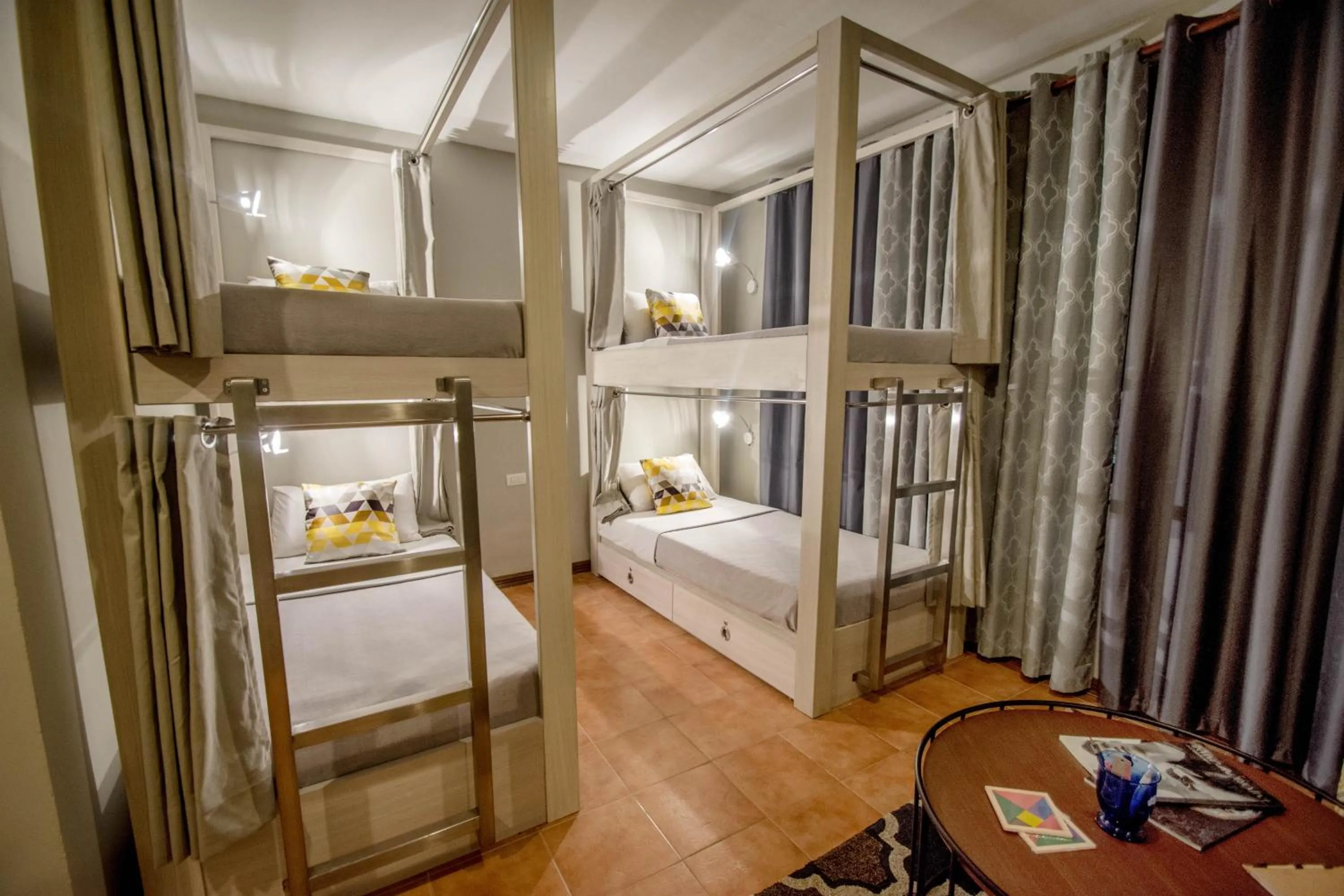 bunk bed, Bed in Almont City Hotel