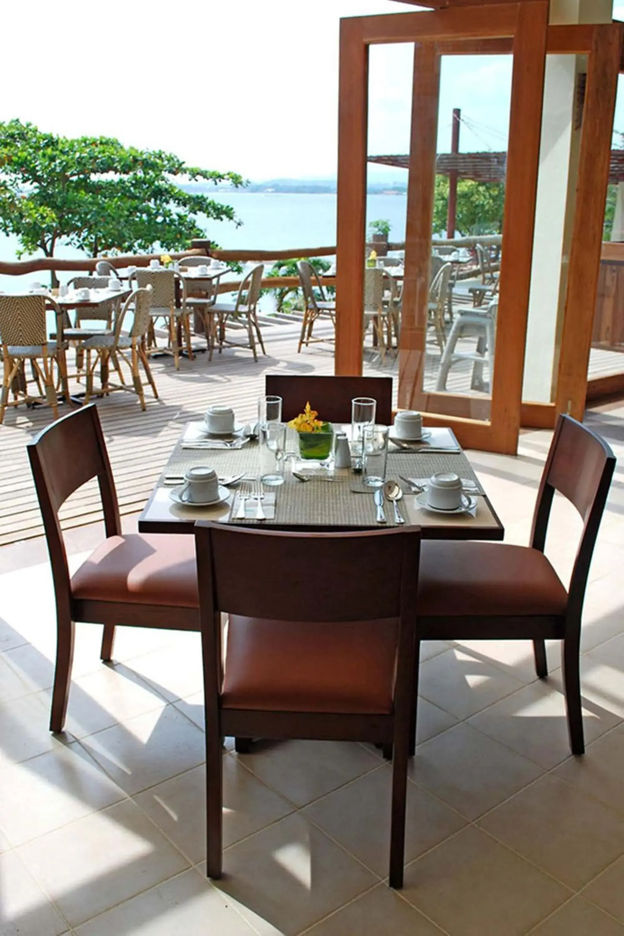 Restaurant/places to eat in Almont Beach Resort Restaurant/places to eat in Almont Beach Resort