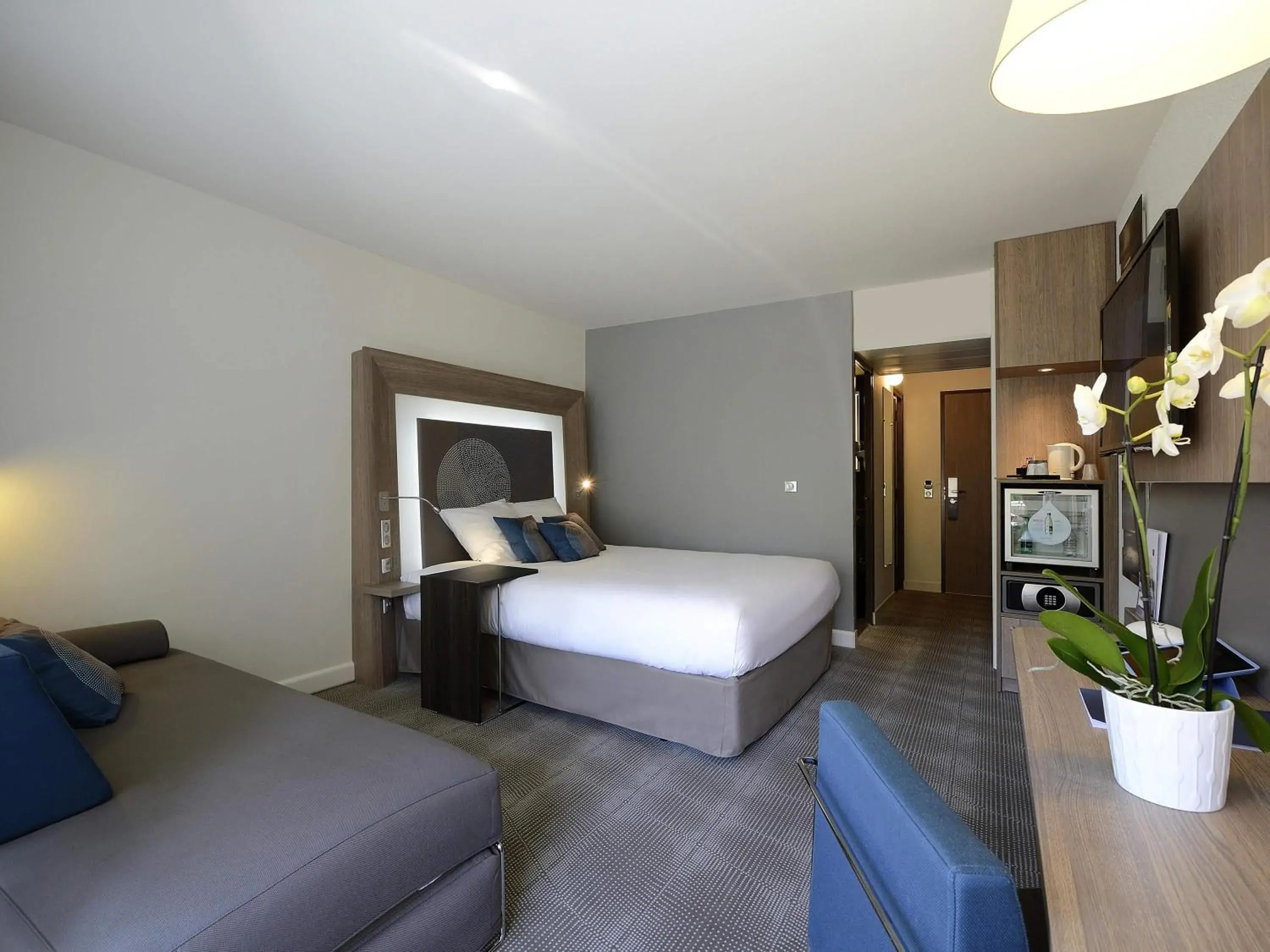 Bedroom, Bed in Novotel Avignon Nord Bedroom, Bed in Novotel Avignon Nord