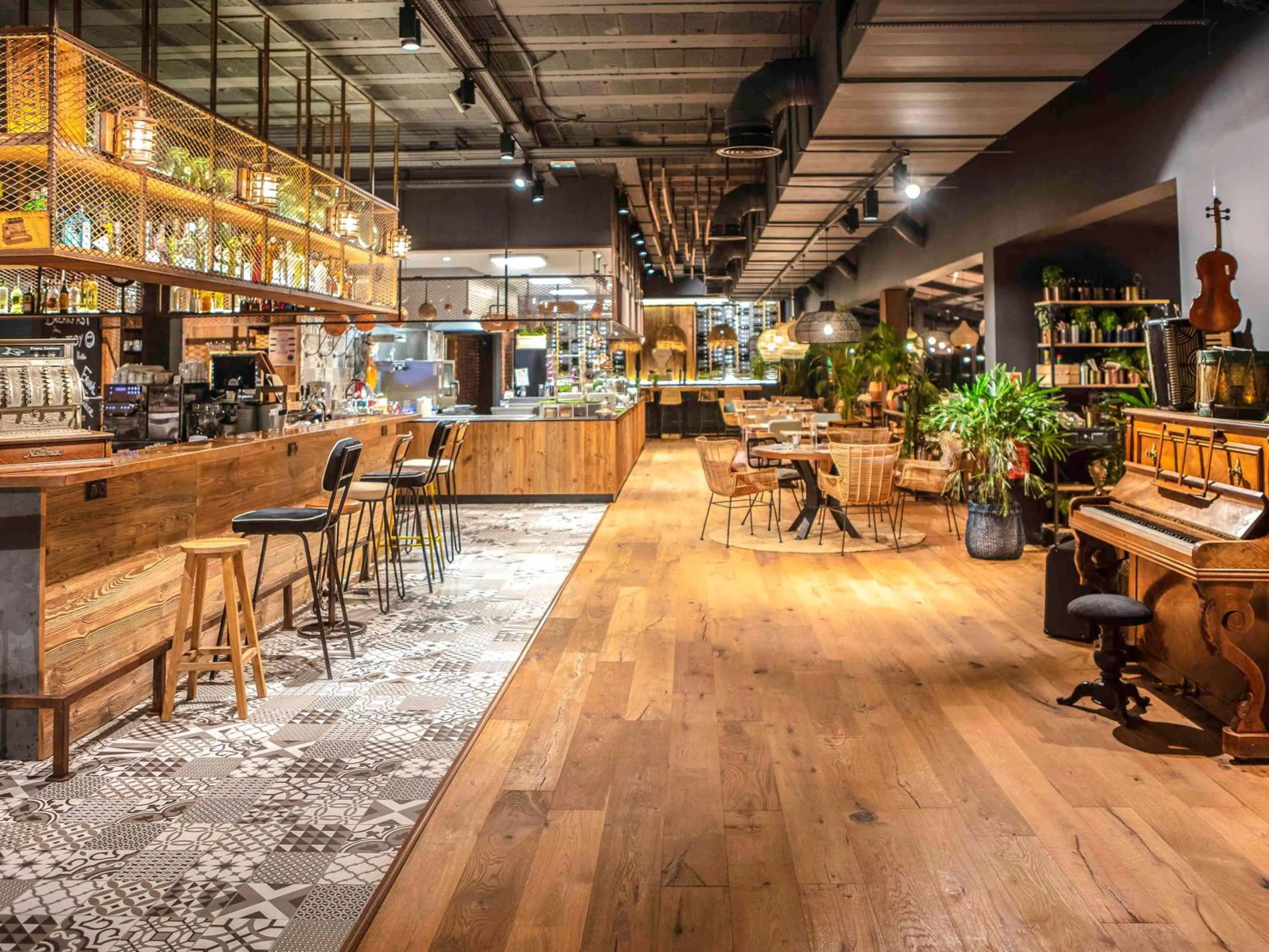 Restaurant/places to eat in Novotel Avignon Nord