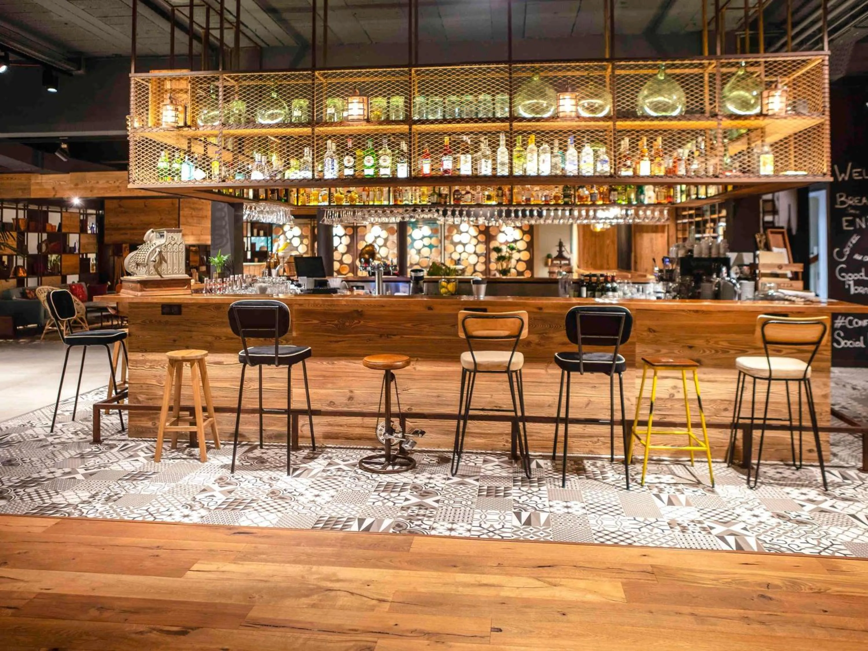 Restaurant/places to eat in Novotel Avignon Nord