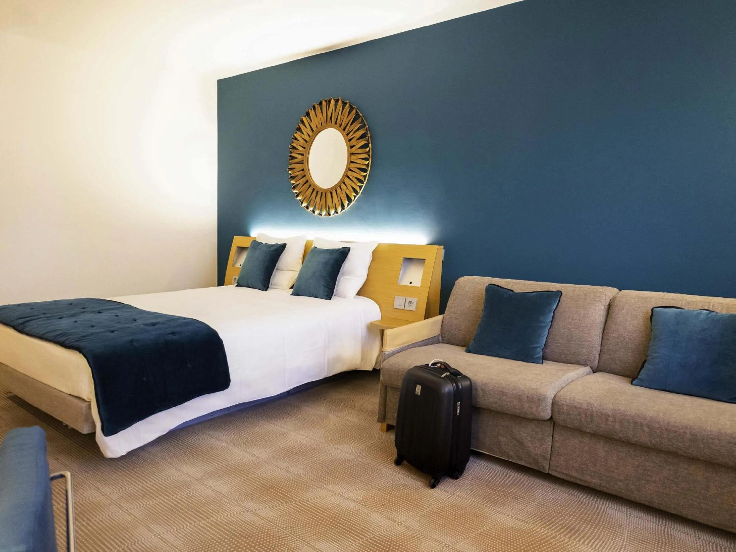 Bedroom, Bed in Novotel Avignon Nord