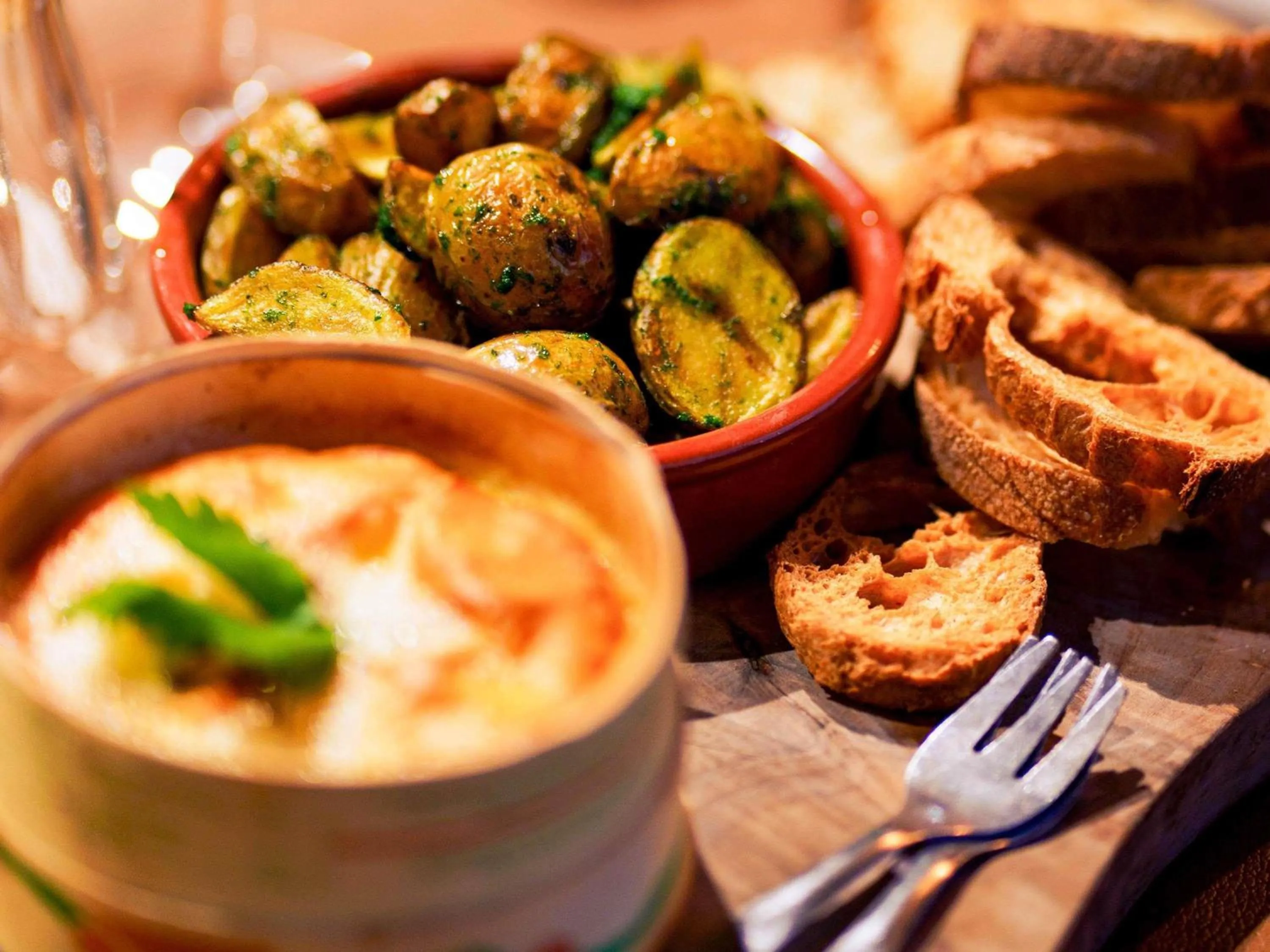 Lounge or bar in Novotel Avignon Nord