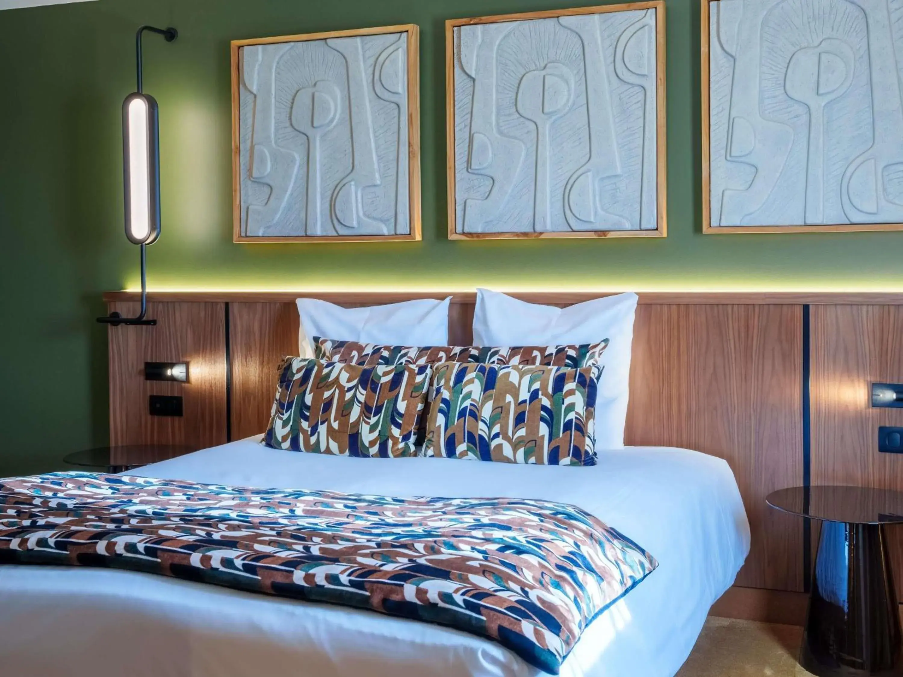 Bedroom, Bed in Novotel Avignon Nord Bedroom, Bed in Novotel Avignon Nord