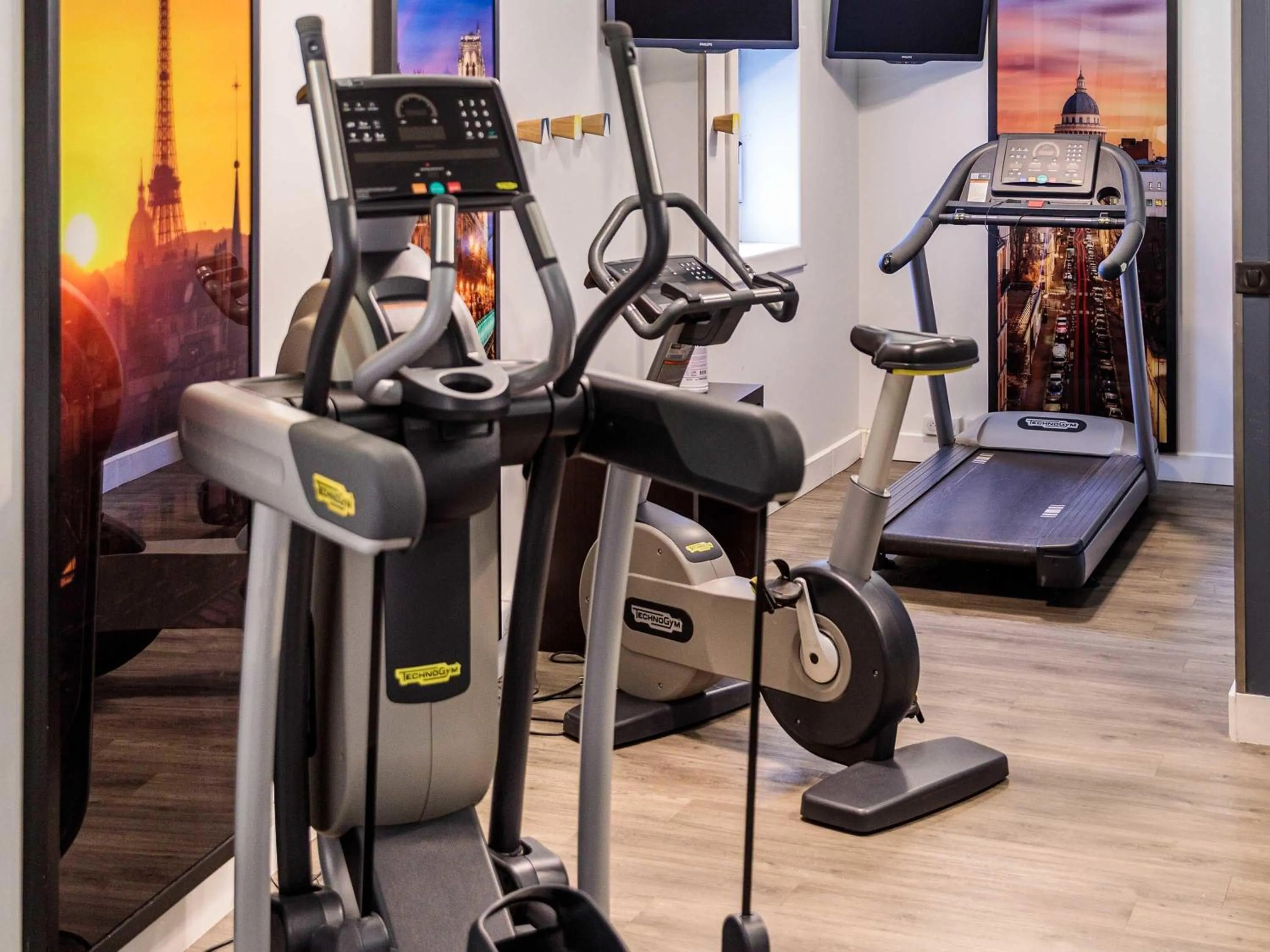 Fitness centre/facilities in Novotel Paris 14 Porte d'Orléans