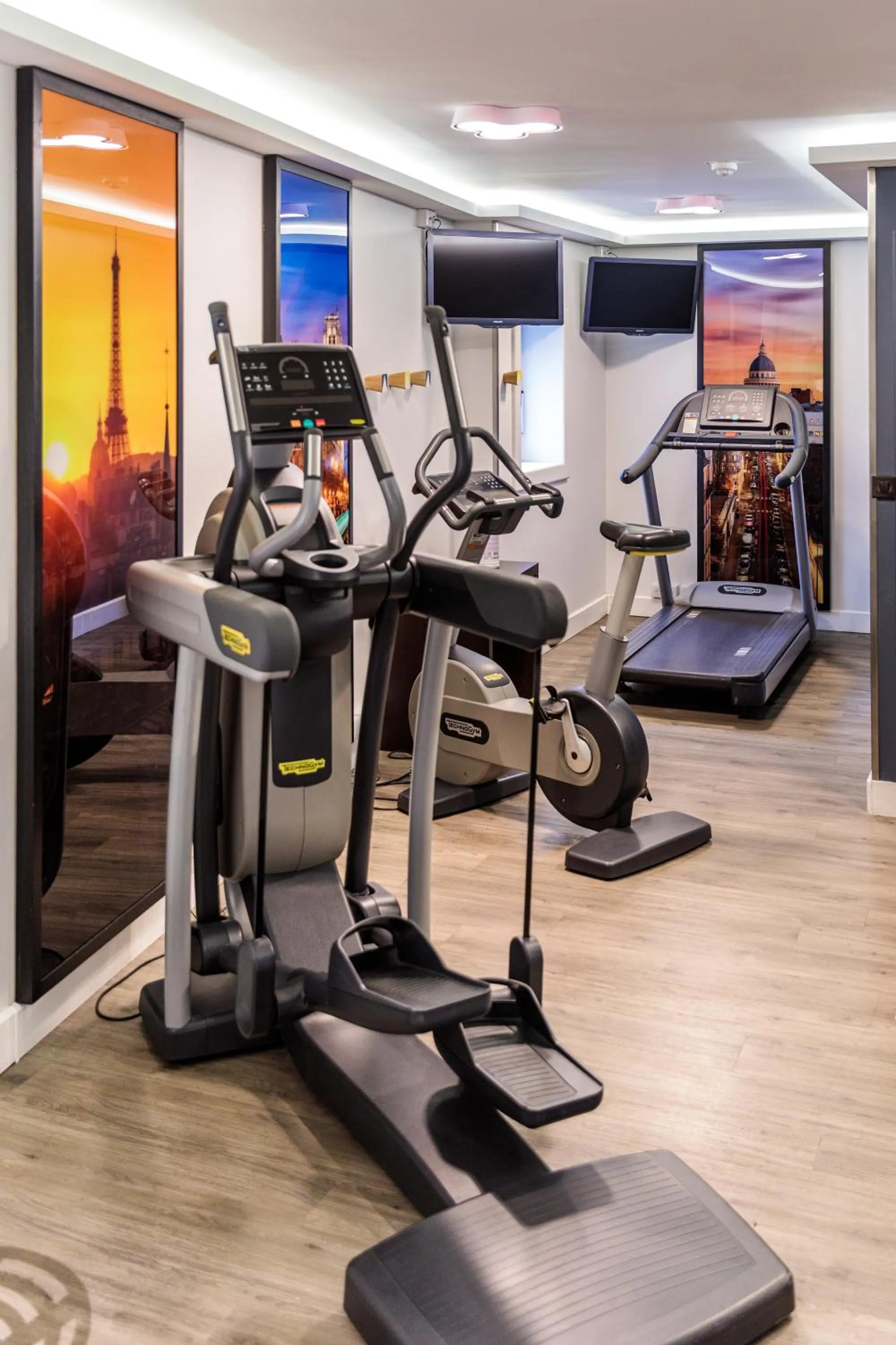 Fitness centre/facilities in Novotel Paris 14 Porte d'Orléans