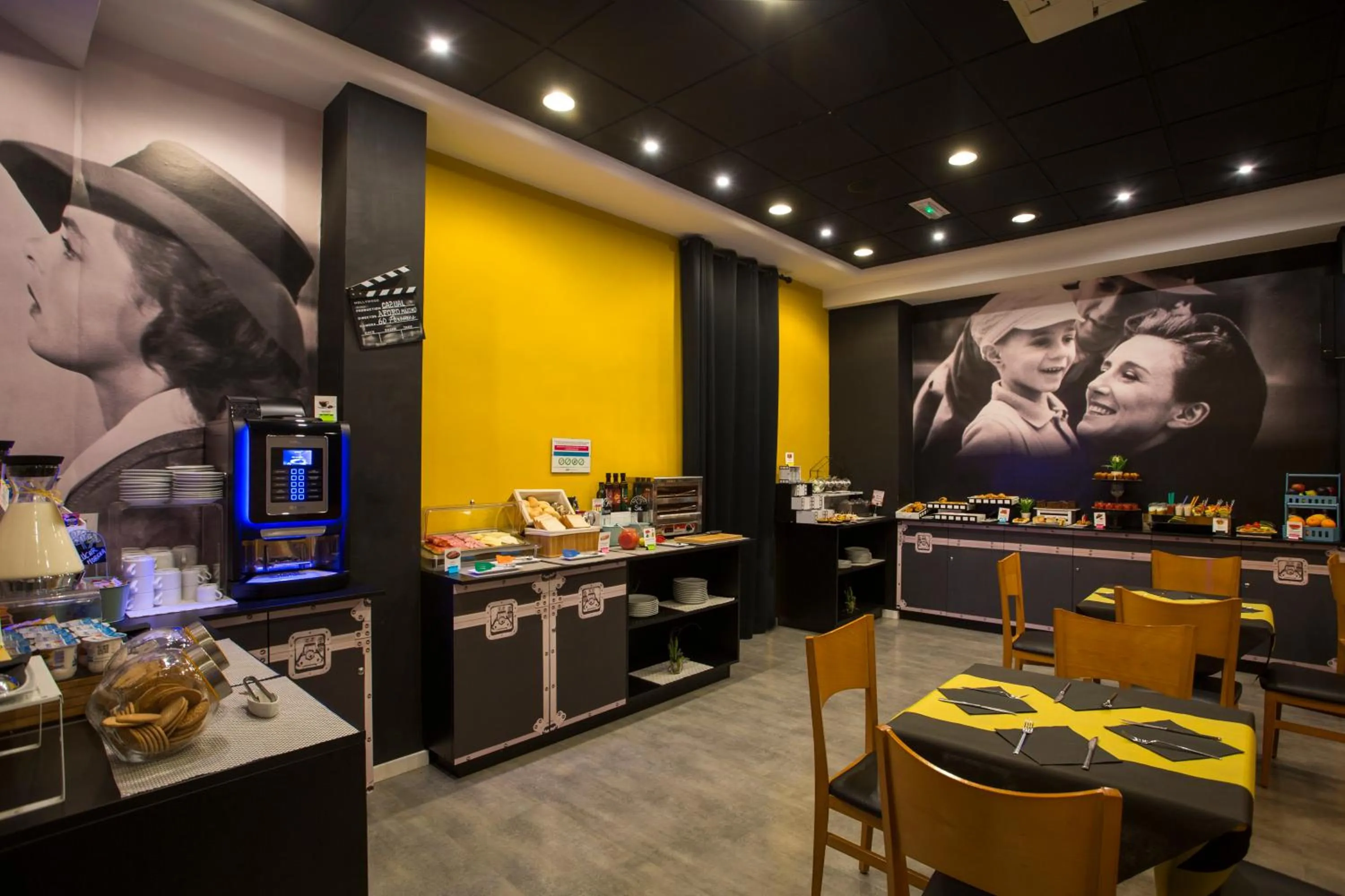 Lounge or bar in Casual del Cine Valencia