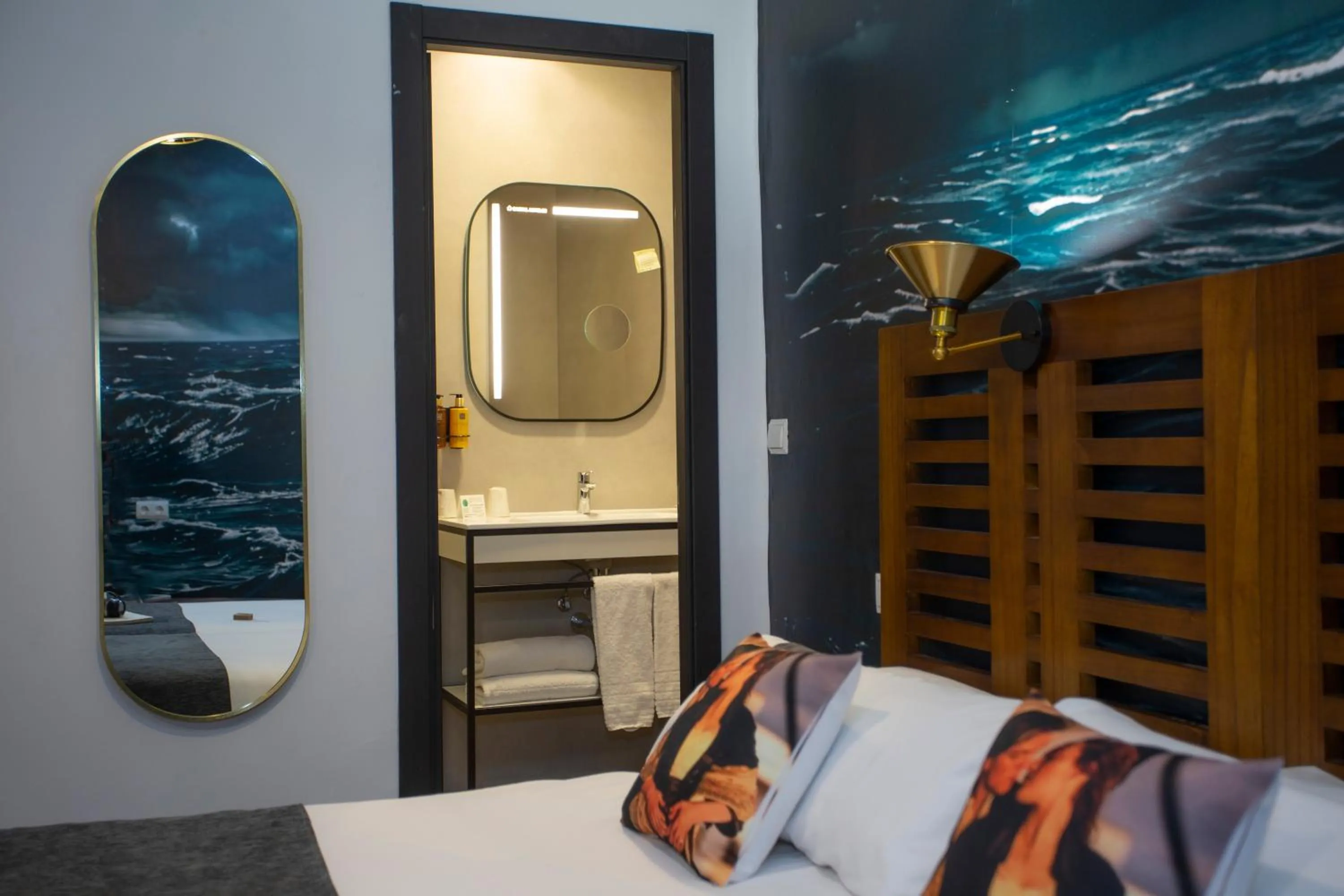 Bedroom, Bed in Casual del Cine Valencia