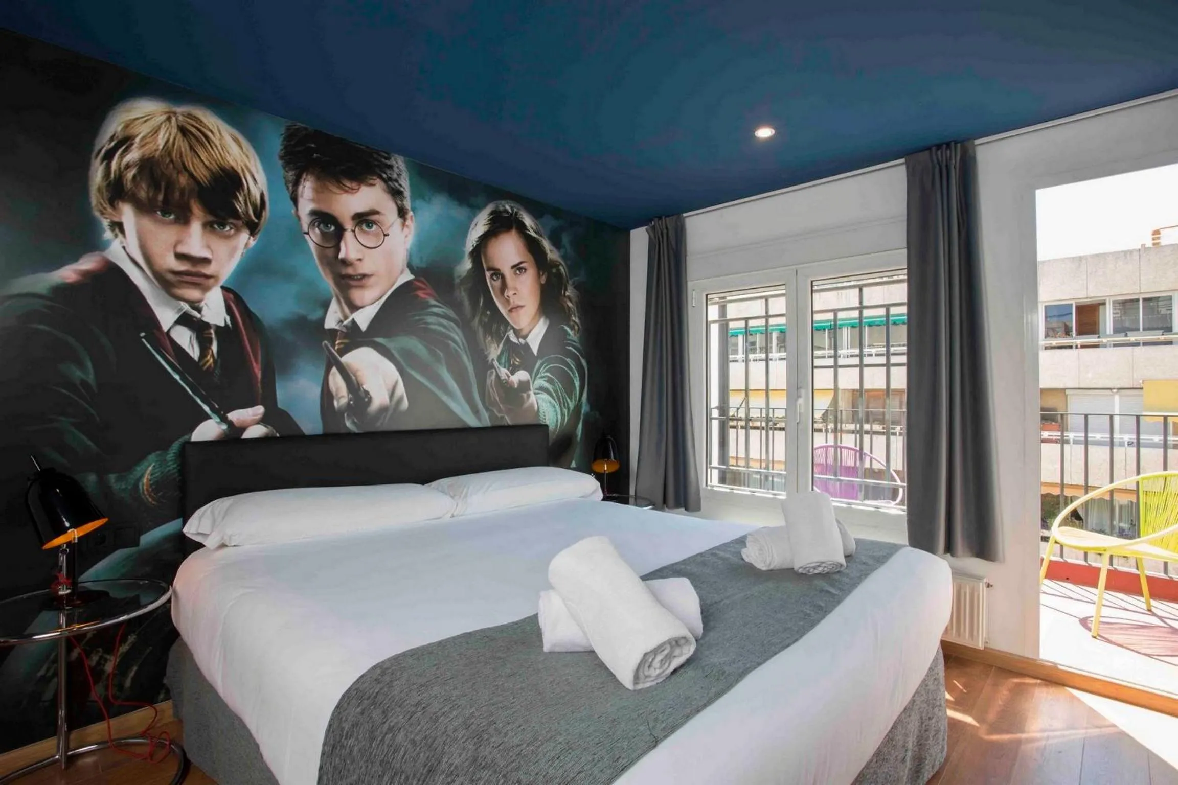 Photo of the whole room, Bed in Casual del Cine Valencia