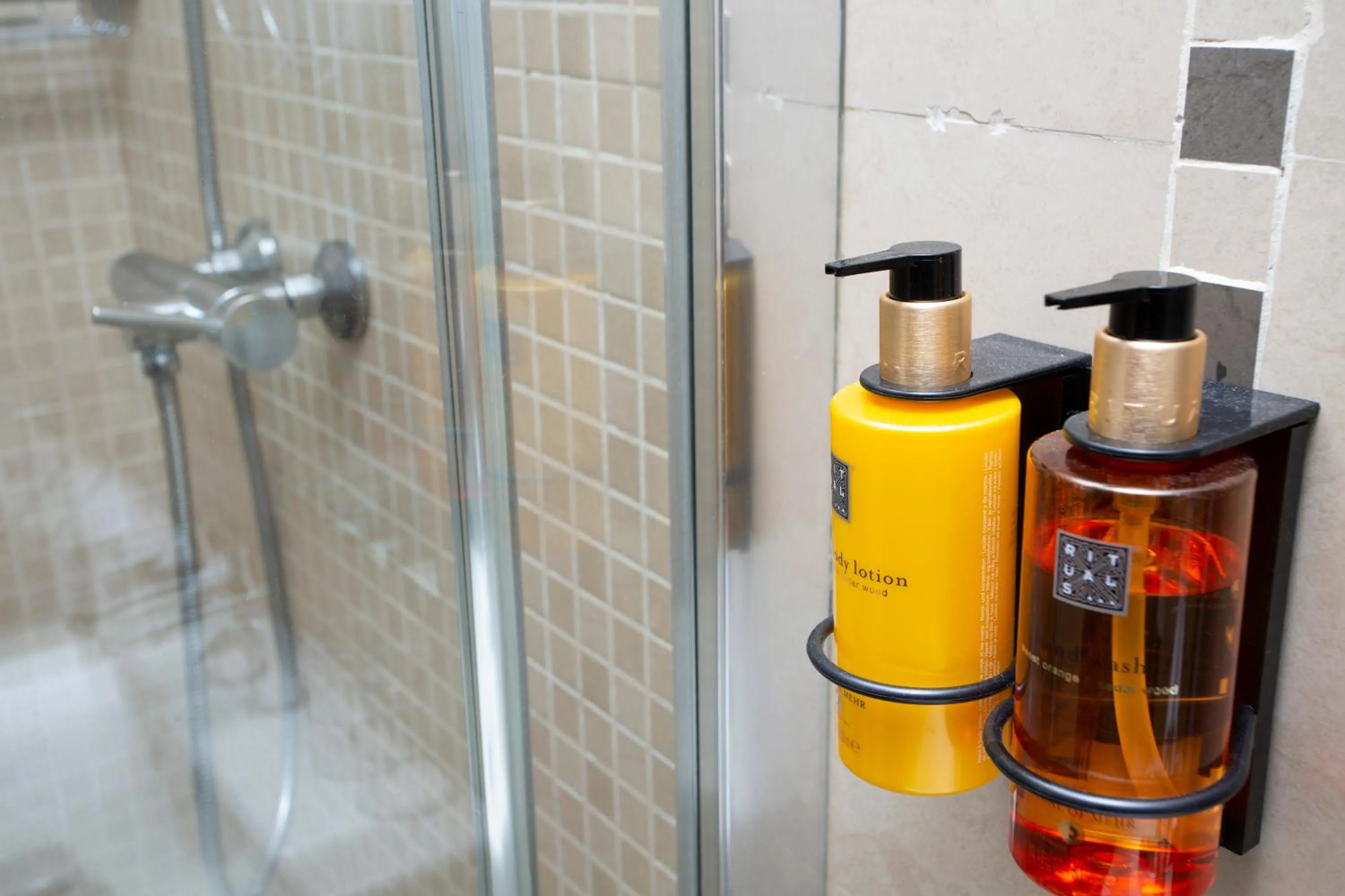 Bathroom in Casual del Cine Valencia