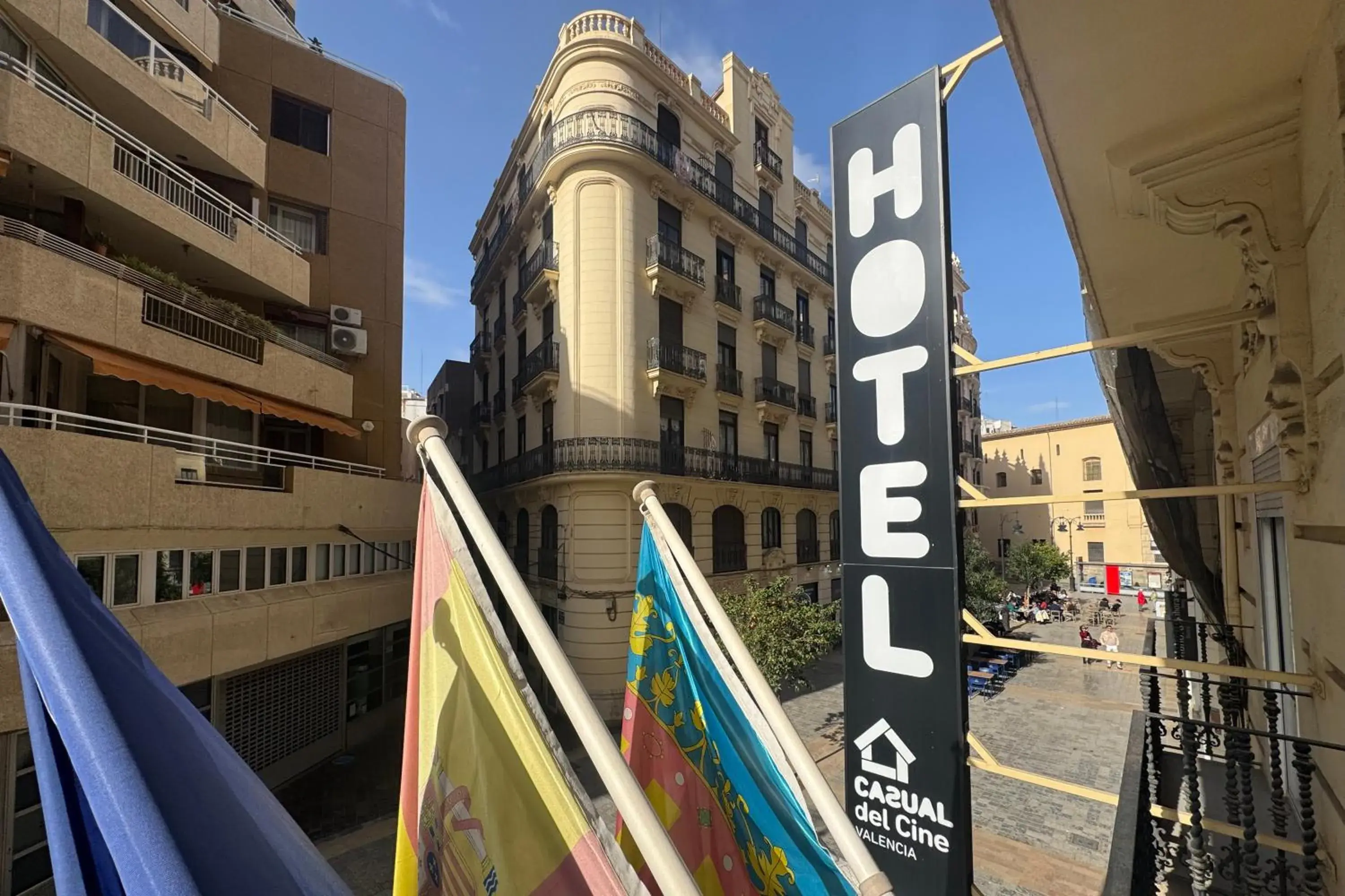 Property building in Casual del Cine Valencia Property building in Casual del Cine Valencia