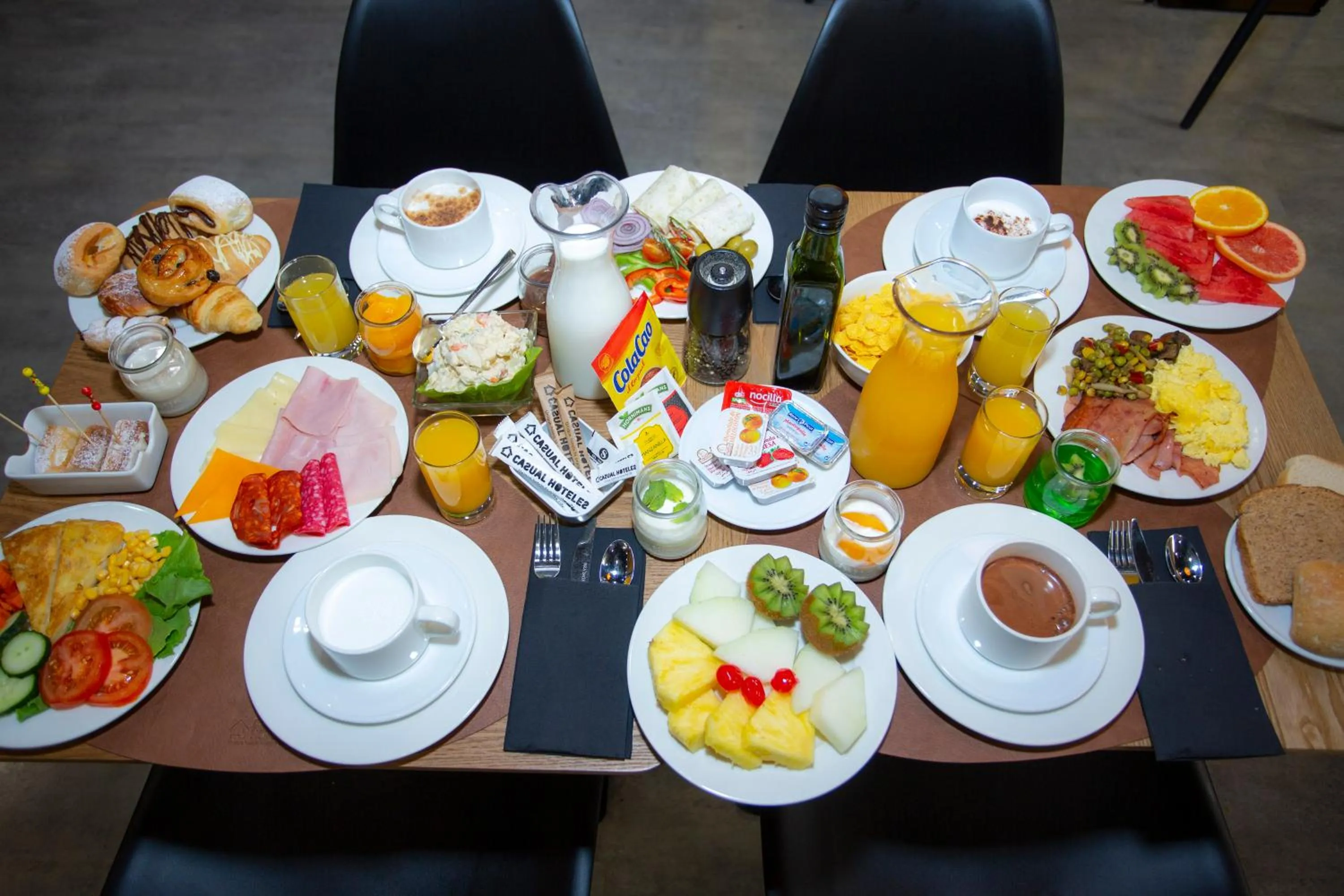 Buffet breakfast in Casual del Cine Valencia