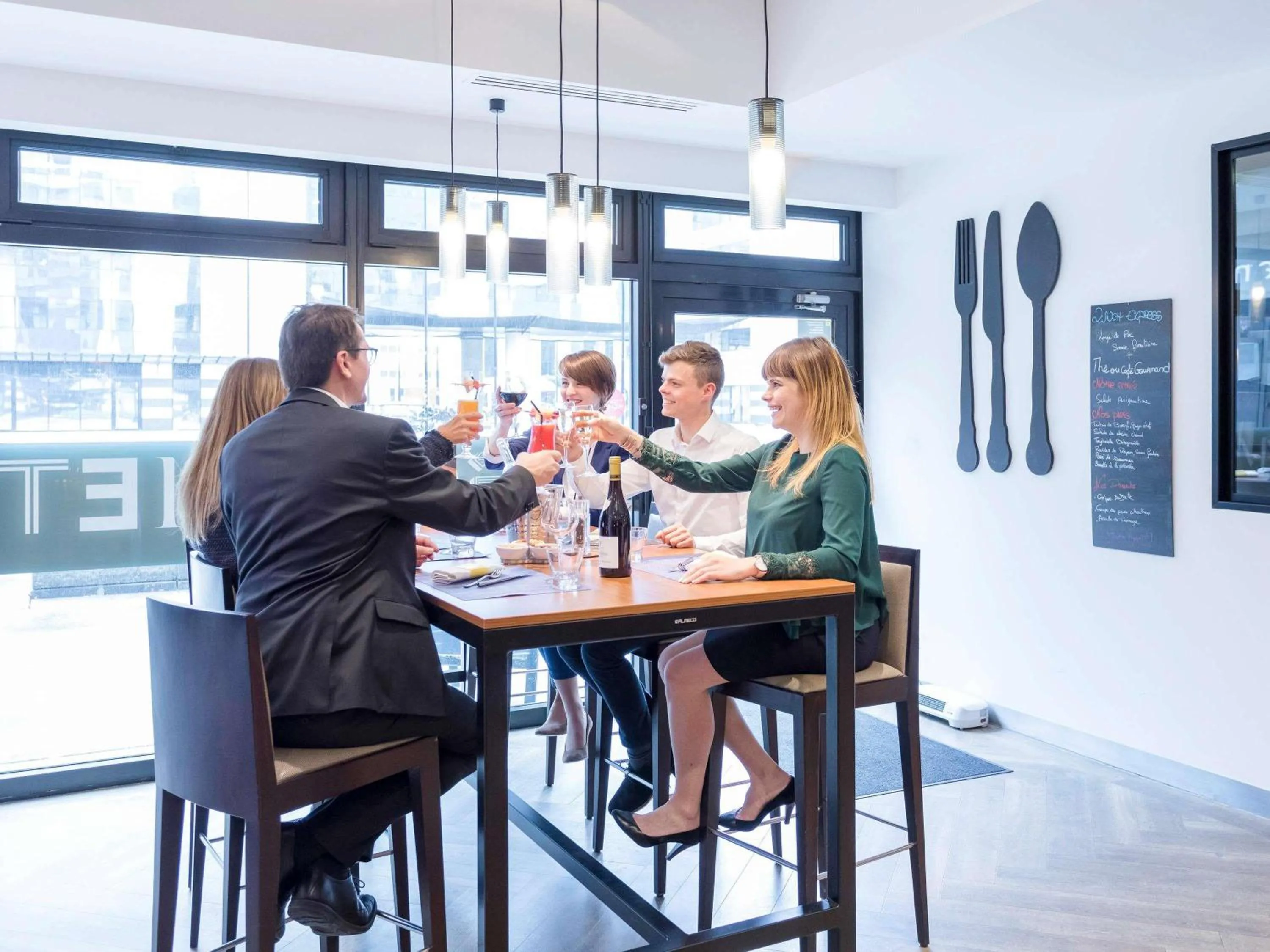 Lounge or bar in Novotel Grenoble Centre
