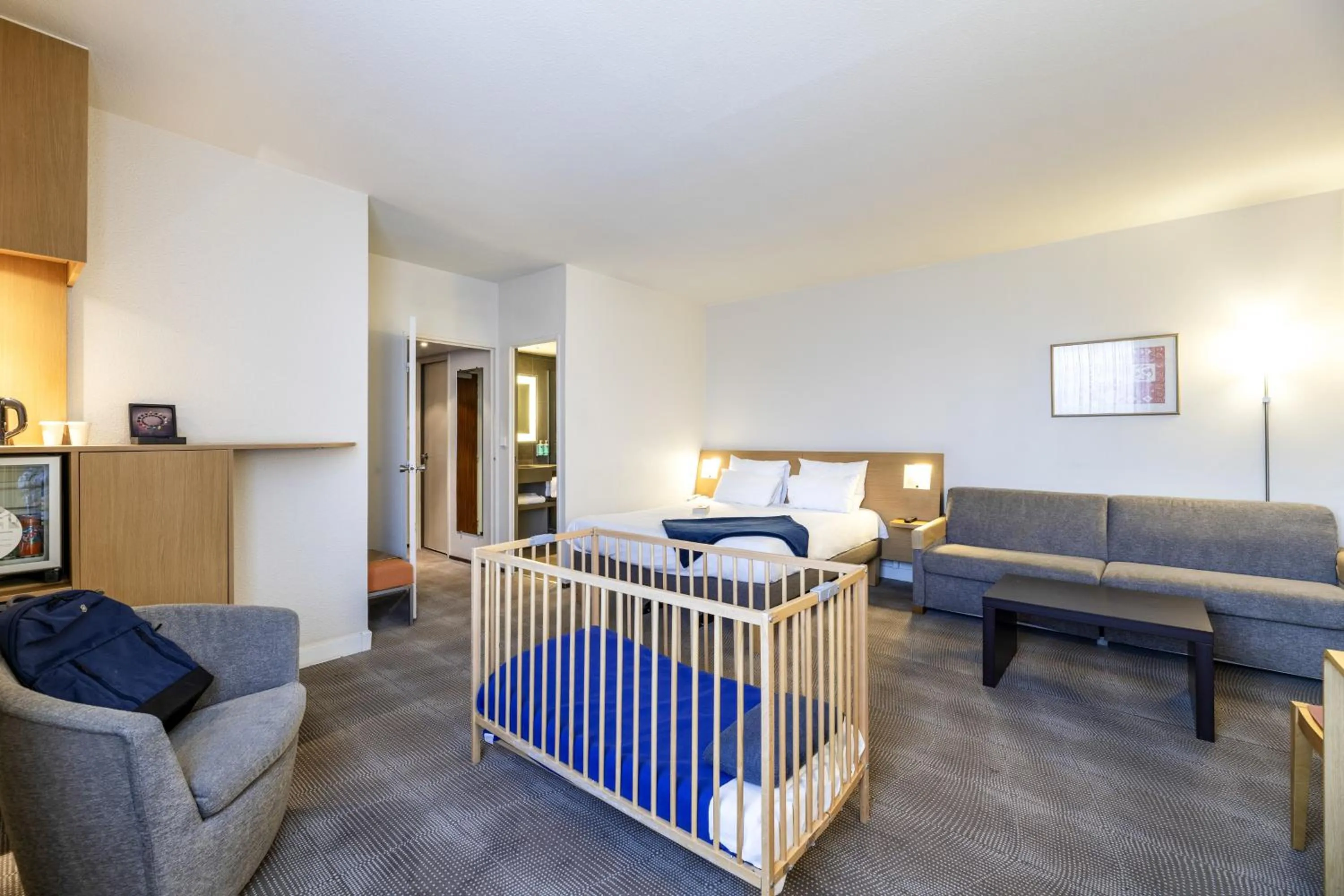 Bed in Novotel Grenoble Centre