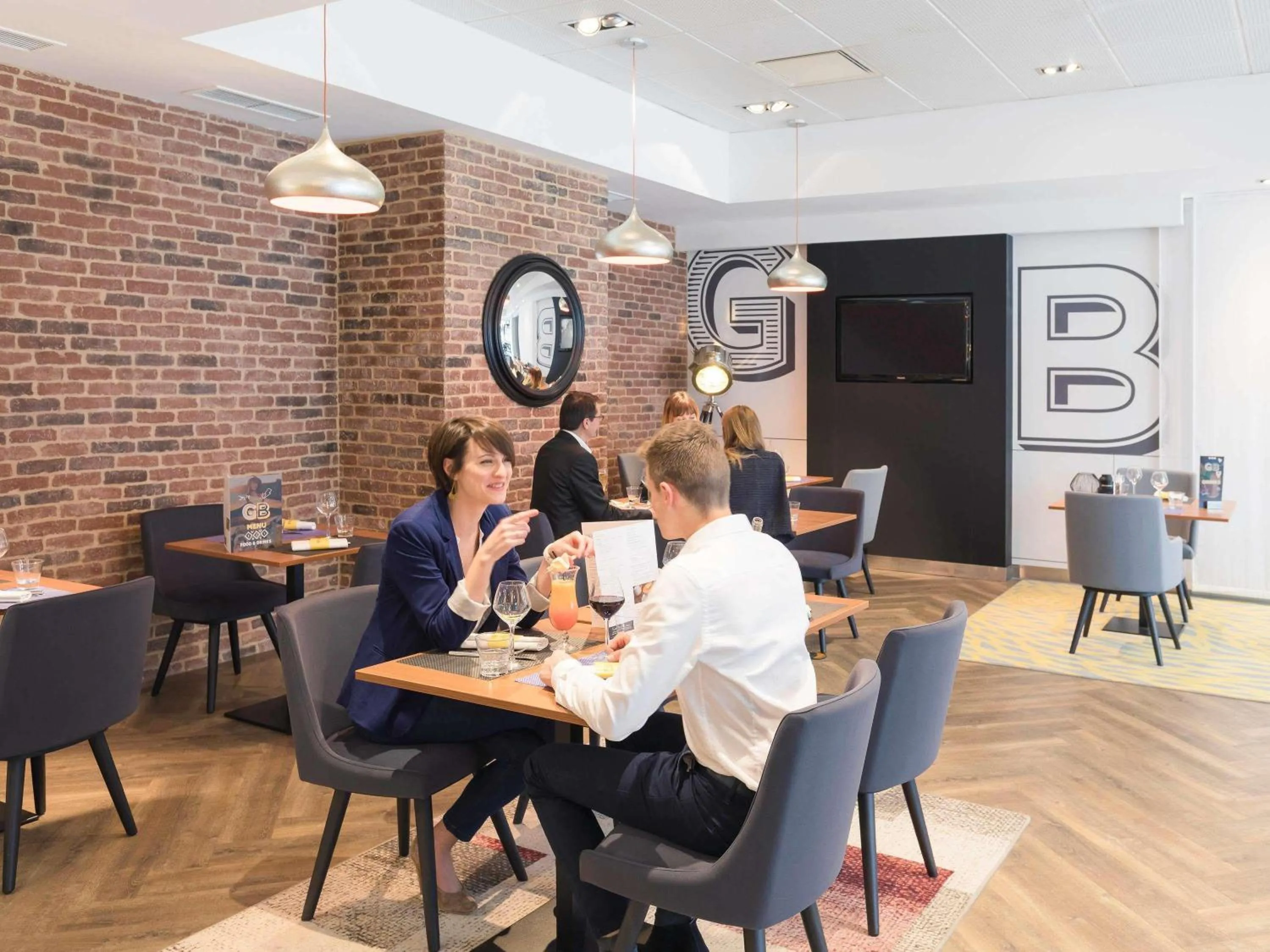 Lounge or bar in Novotel Grenoble Centre