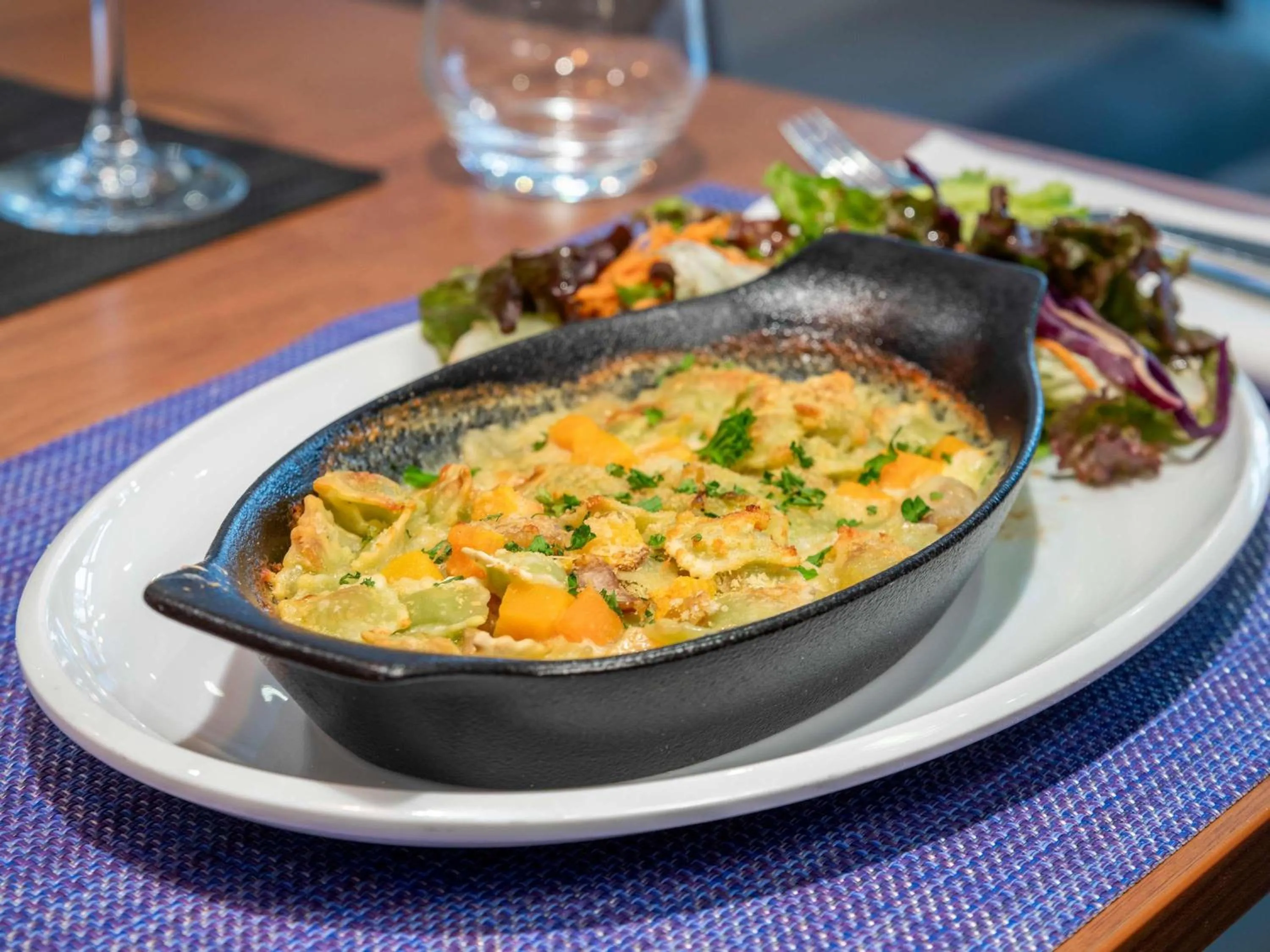 Restaurant/places to eat in Novotel Grenoble Centre