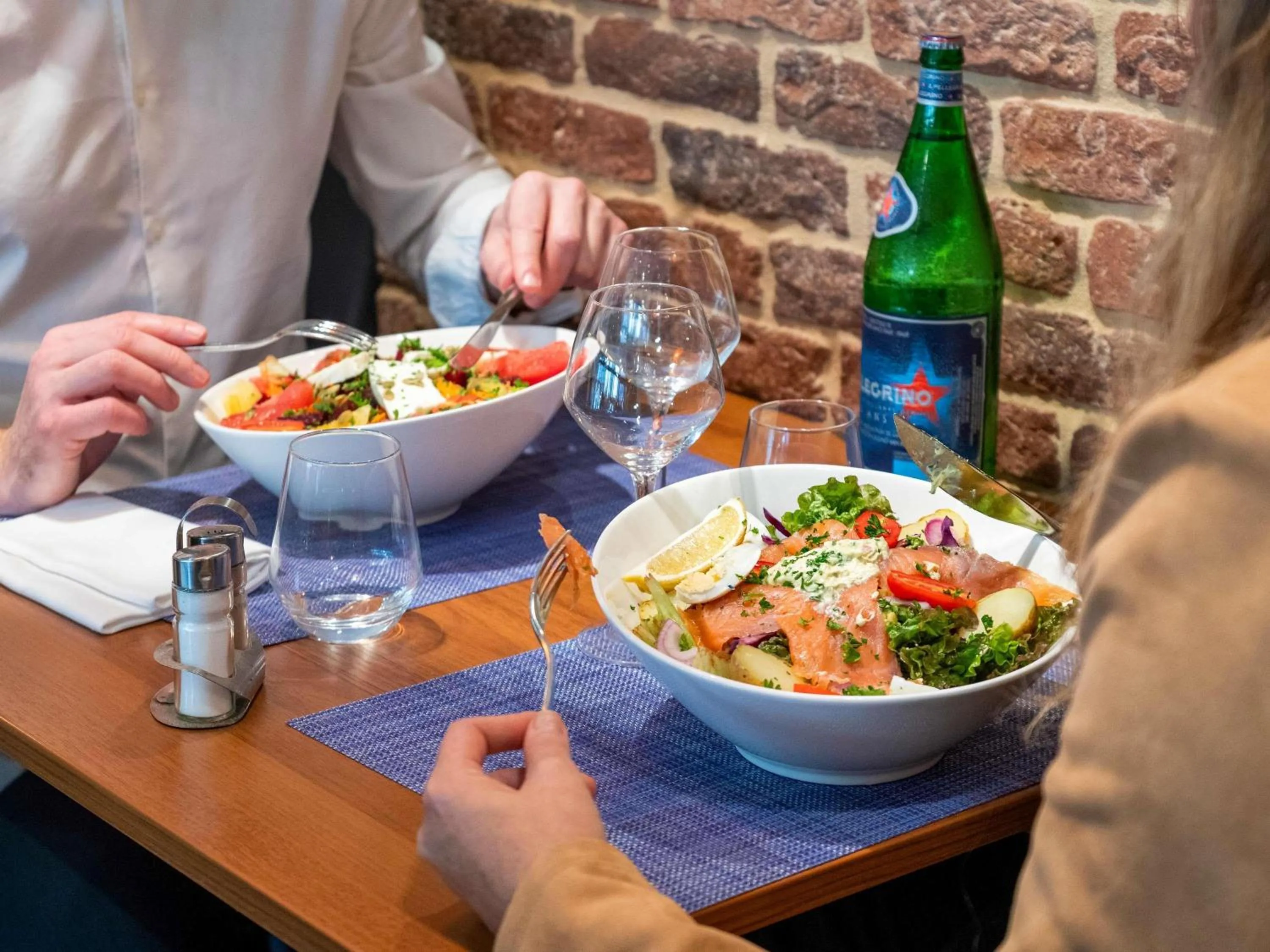 Restaurant/places to eat in Novotel Grenoble Centre