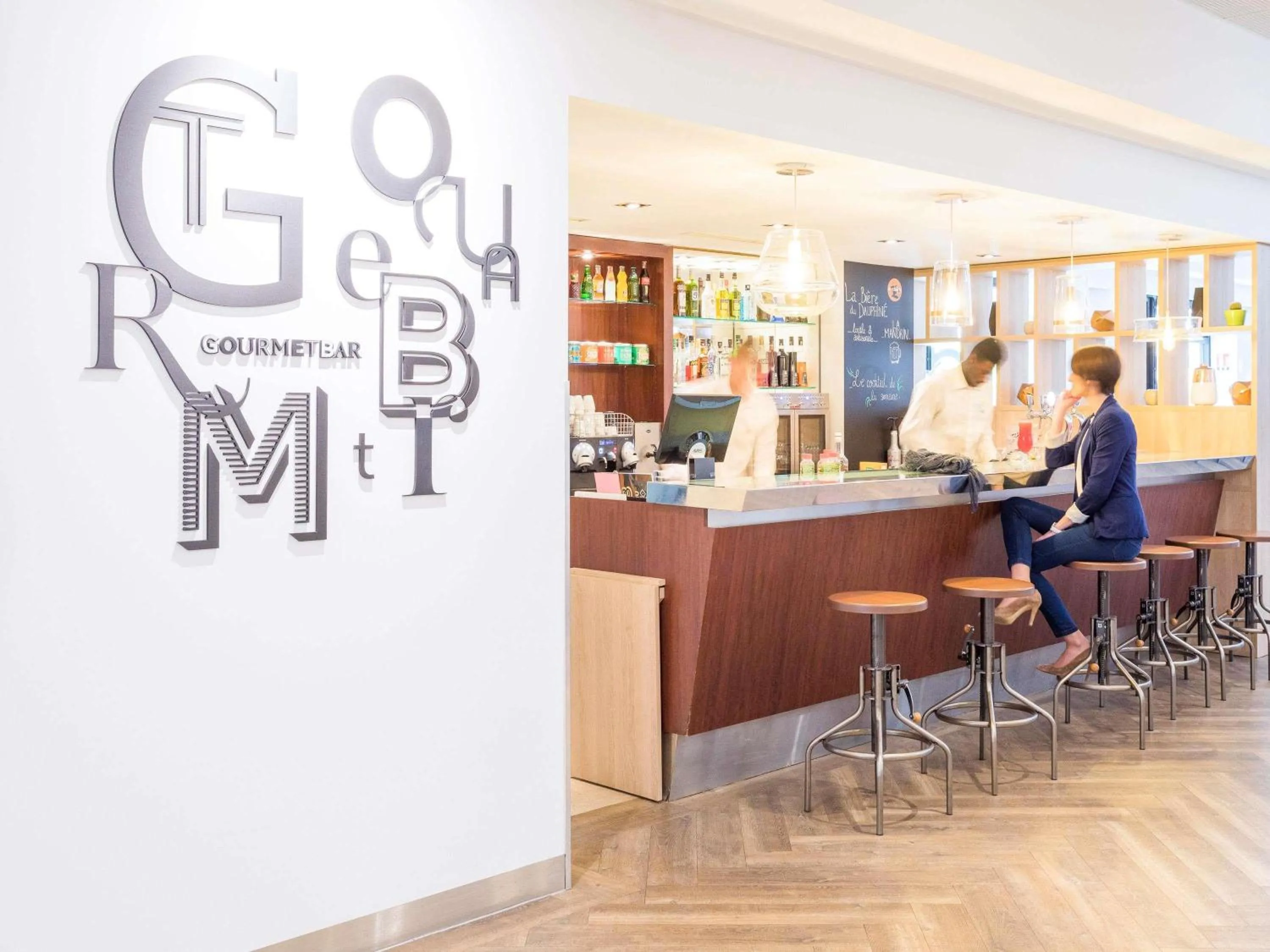 Lounge or bar in Novotel Grenoble Centre