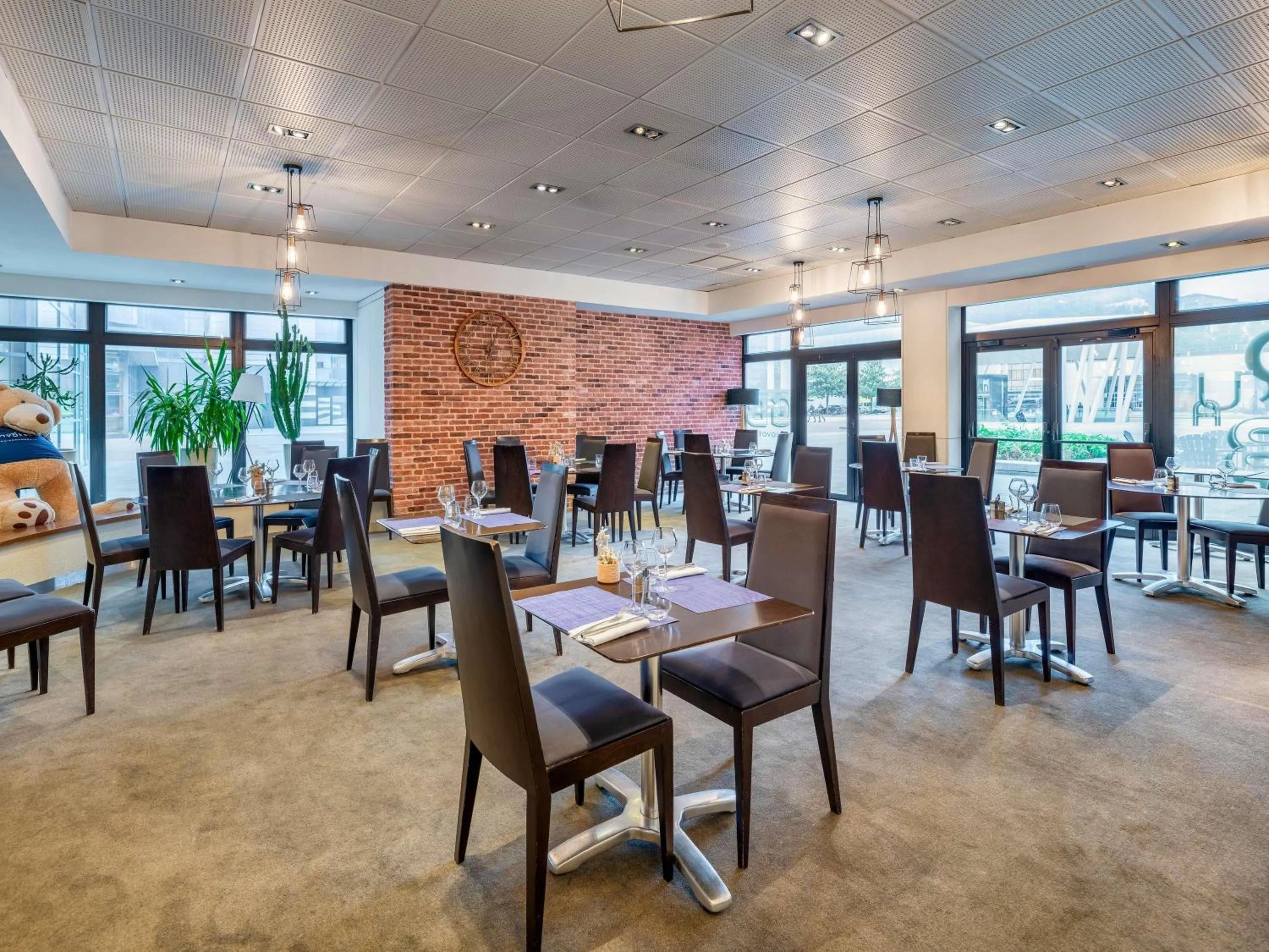 Restaurant/places to eat in Novotel Grenoble Centre