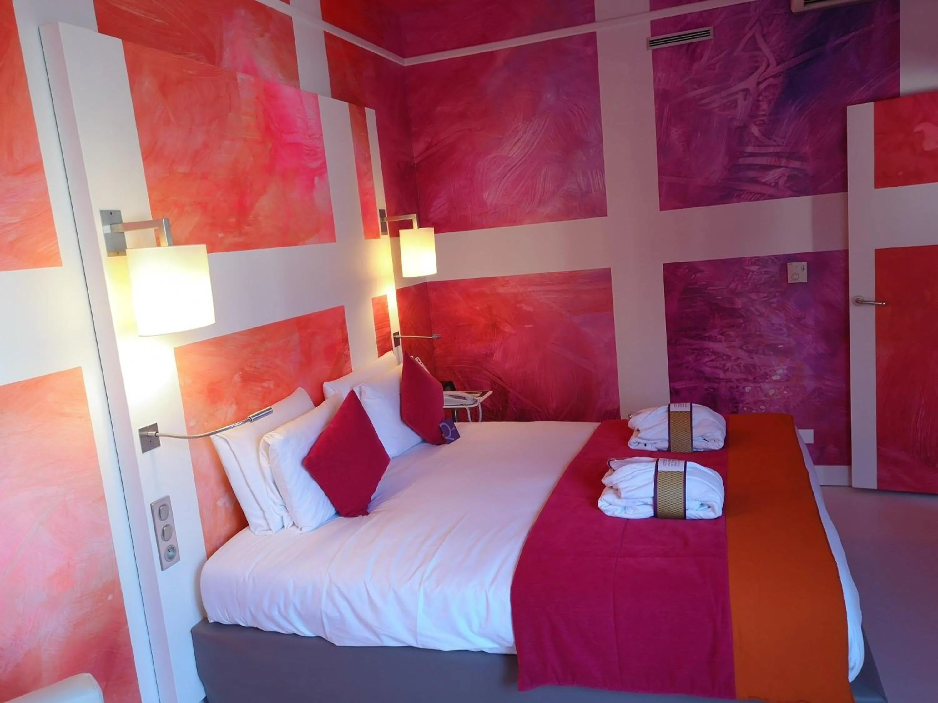 Bedroom, Bed in Mercure Nantes Centre Grand Hotel