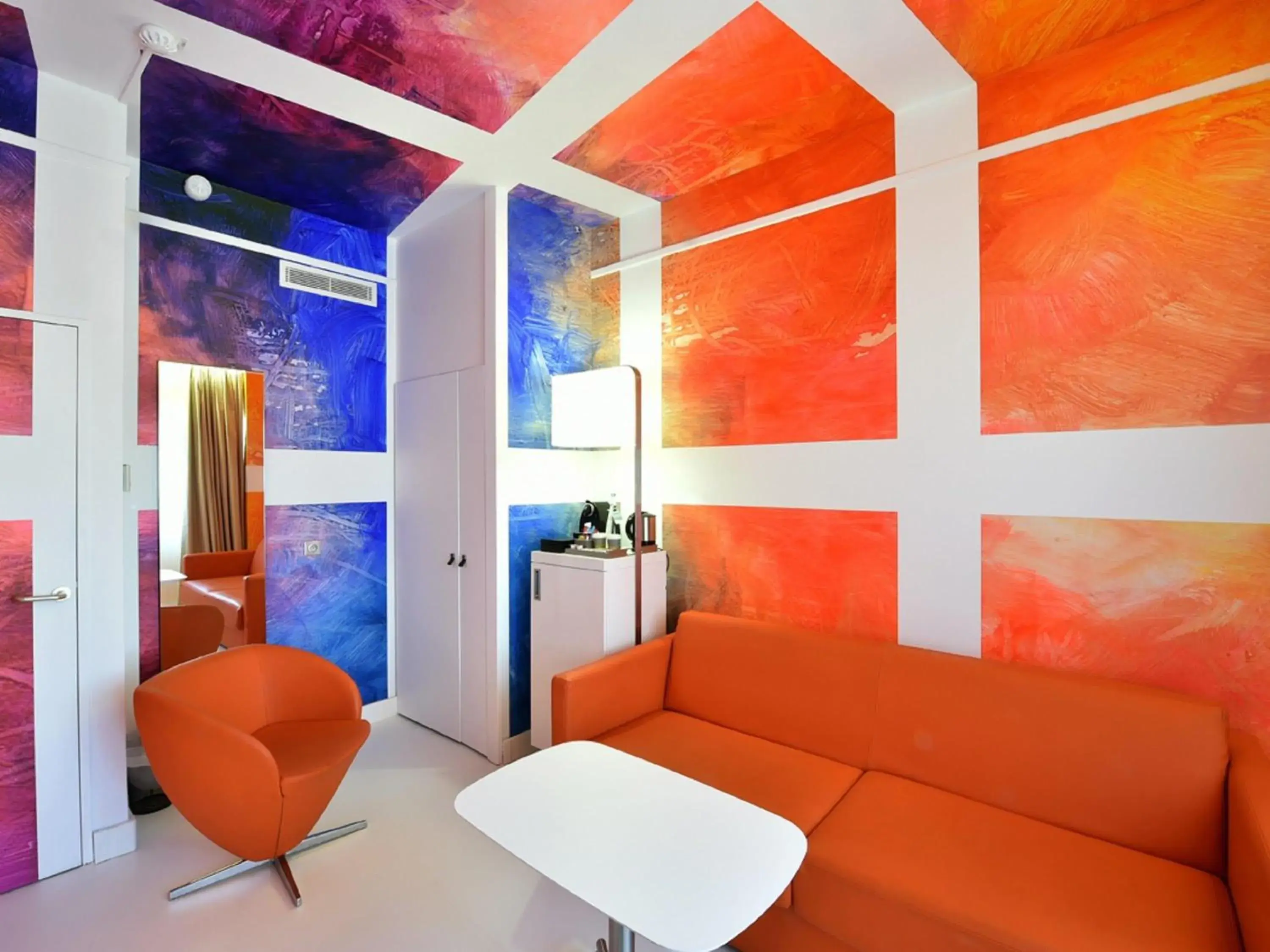 Bedroom in Mercure Nantes Centre Grand Hotel Bedroom in Mercure Nantes Centre Grand Hotel