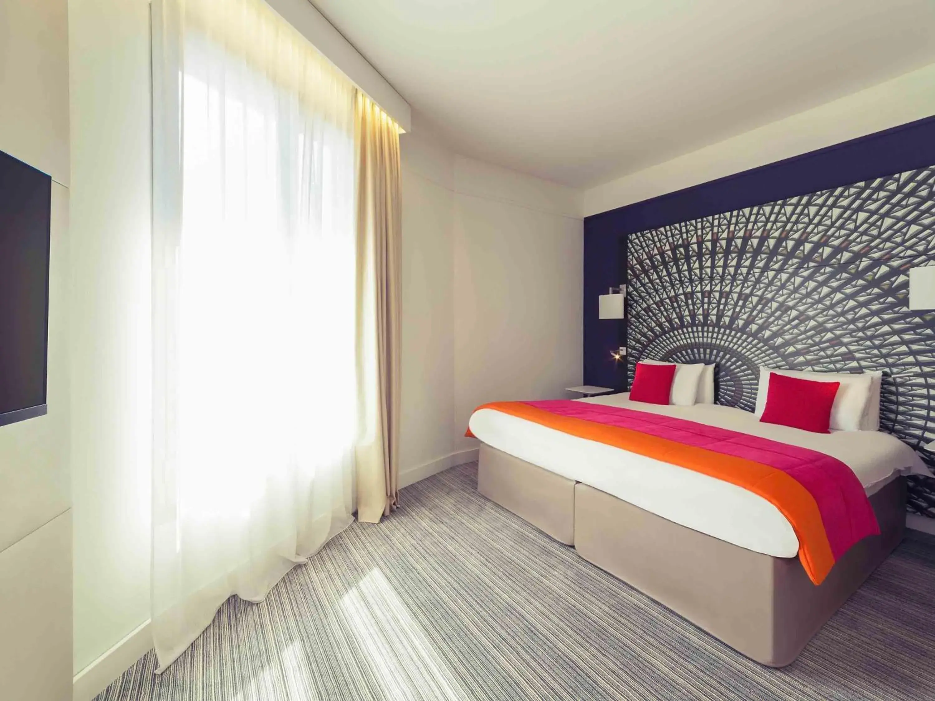 Bedroom, Bed in Mercure Nantes Centre Grand Hotel Bedroom, Bed in Mercure Nantes Centre Grand Hotel