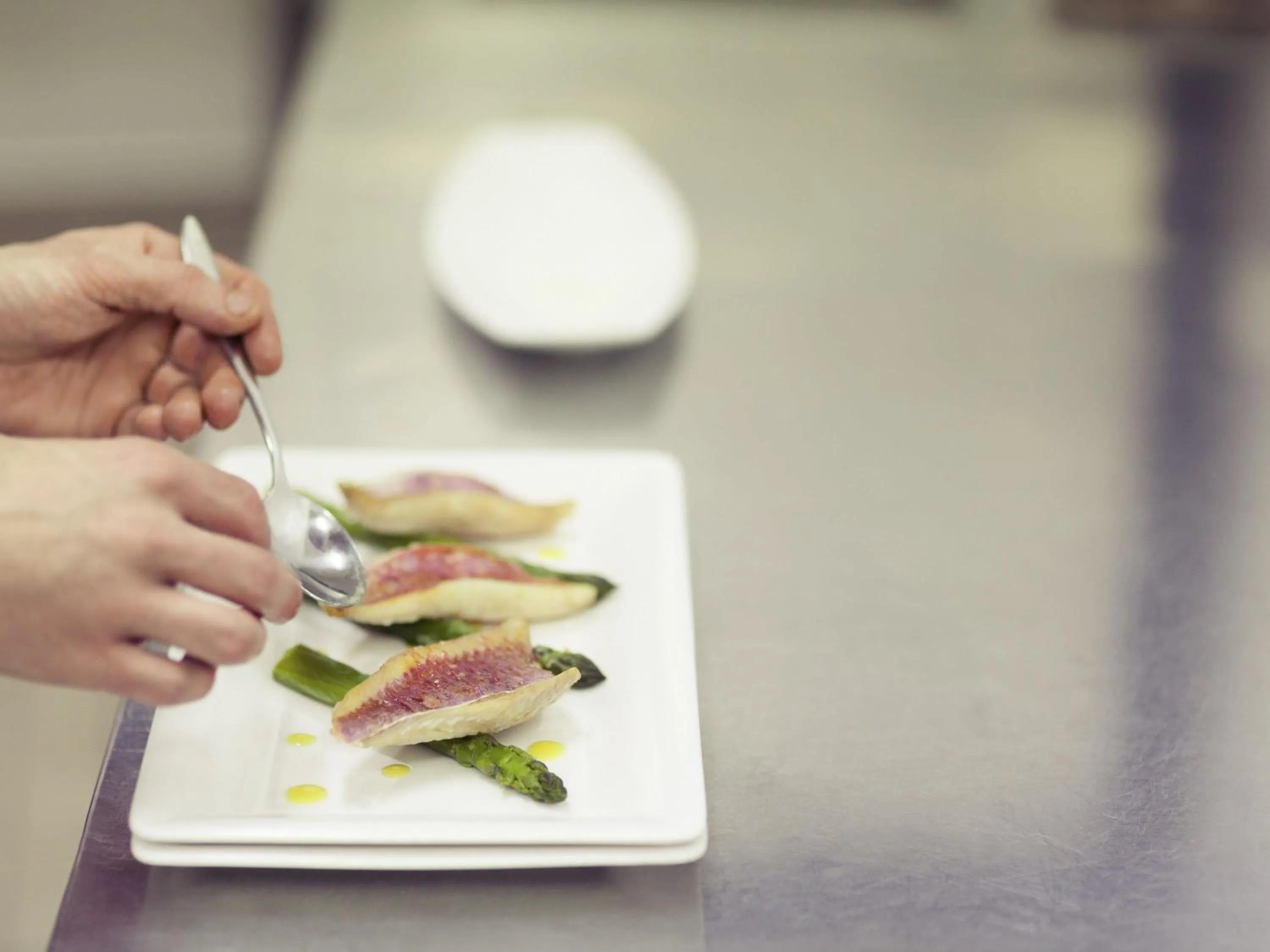 Restaurant/places to eat in Mercure Nantes Centre Grand Hotel