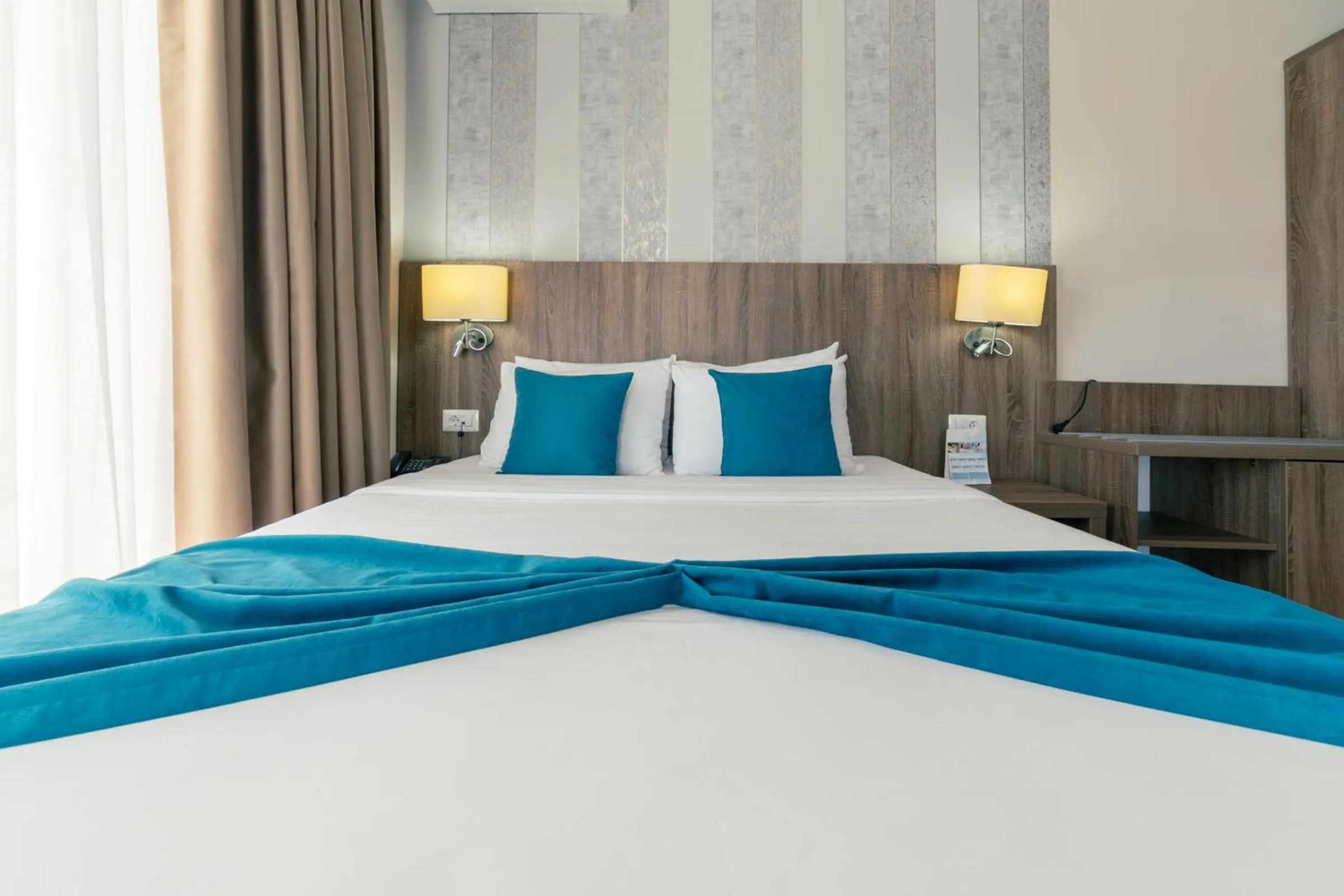 Balcony/Terrace, Bed in Hotel Sato Conference & SPA Resort