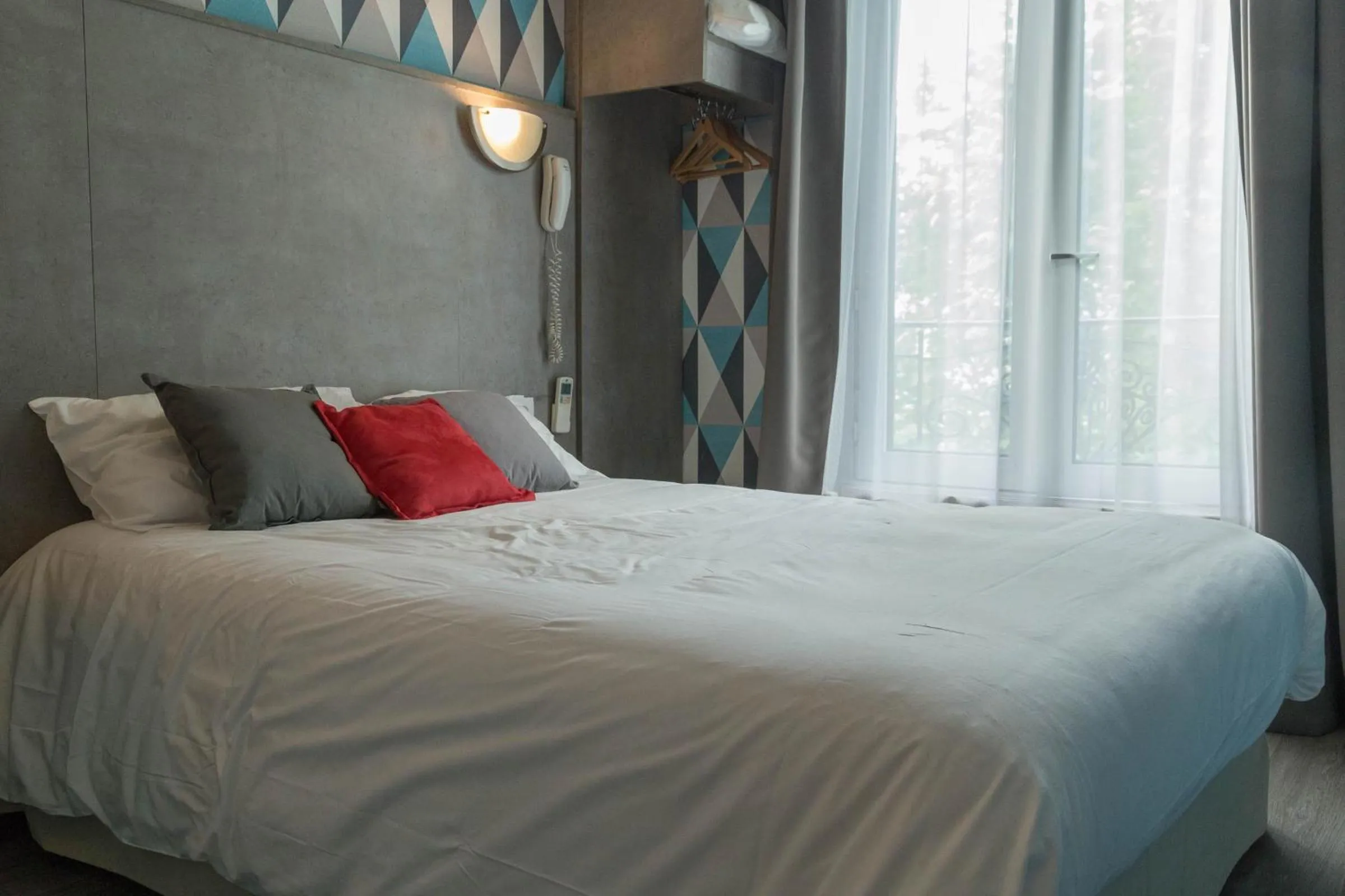 Bed in Panam Hotel PARIS GAMBETTA- Place Gambetta-Mairie du 20 emme