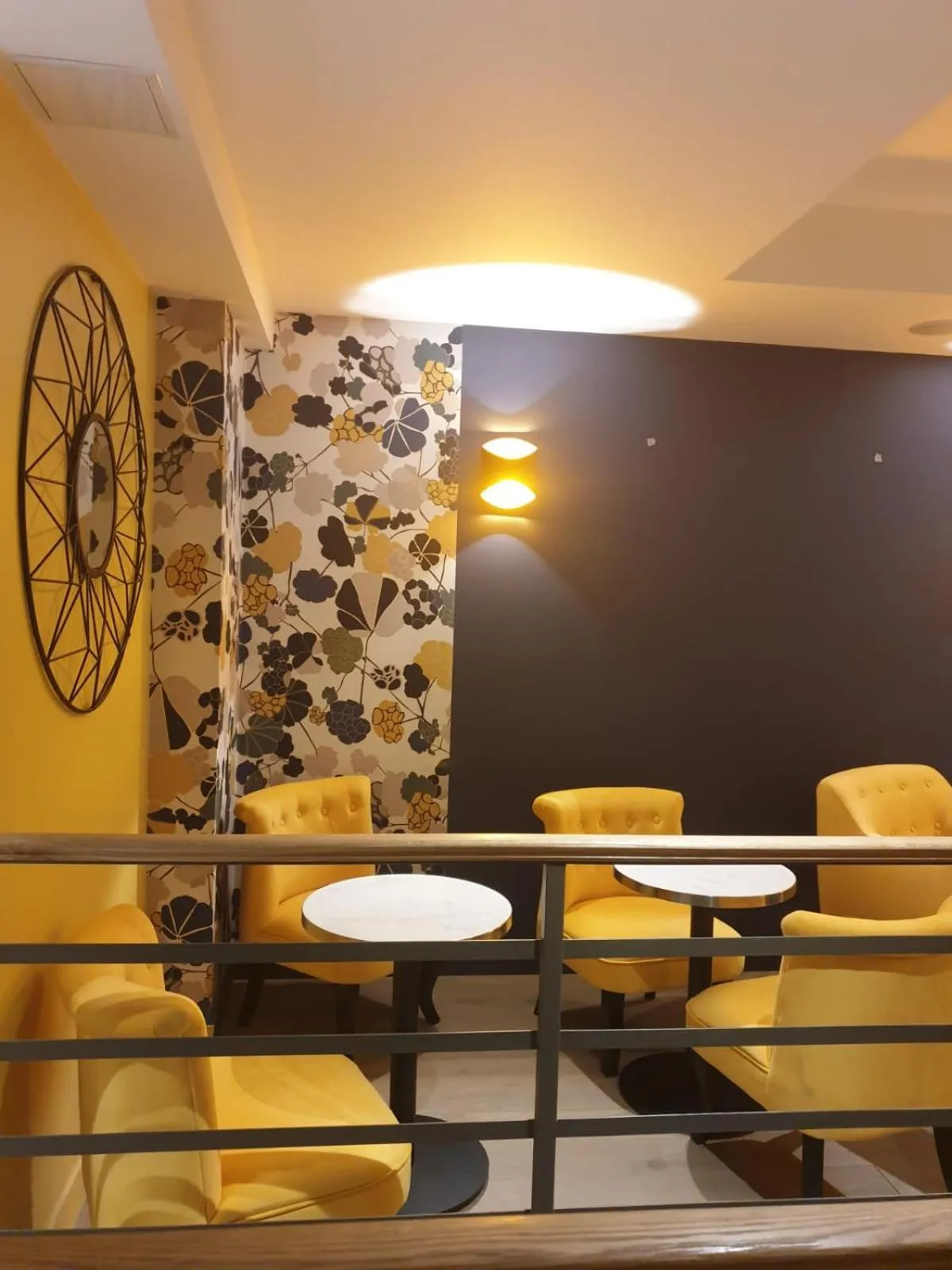 Lounge or bar in Panam Hotel PARIS GAMBETTA- Place Gambetta-Mairie du 20 emme