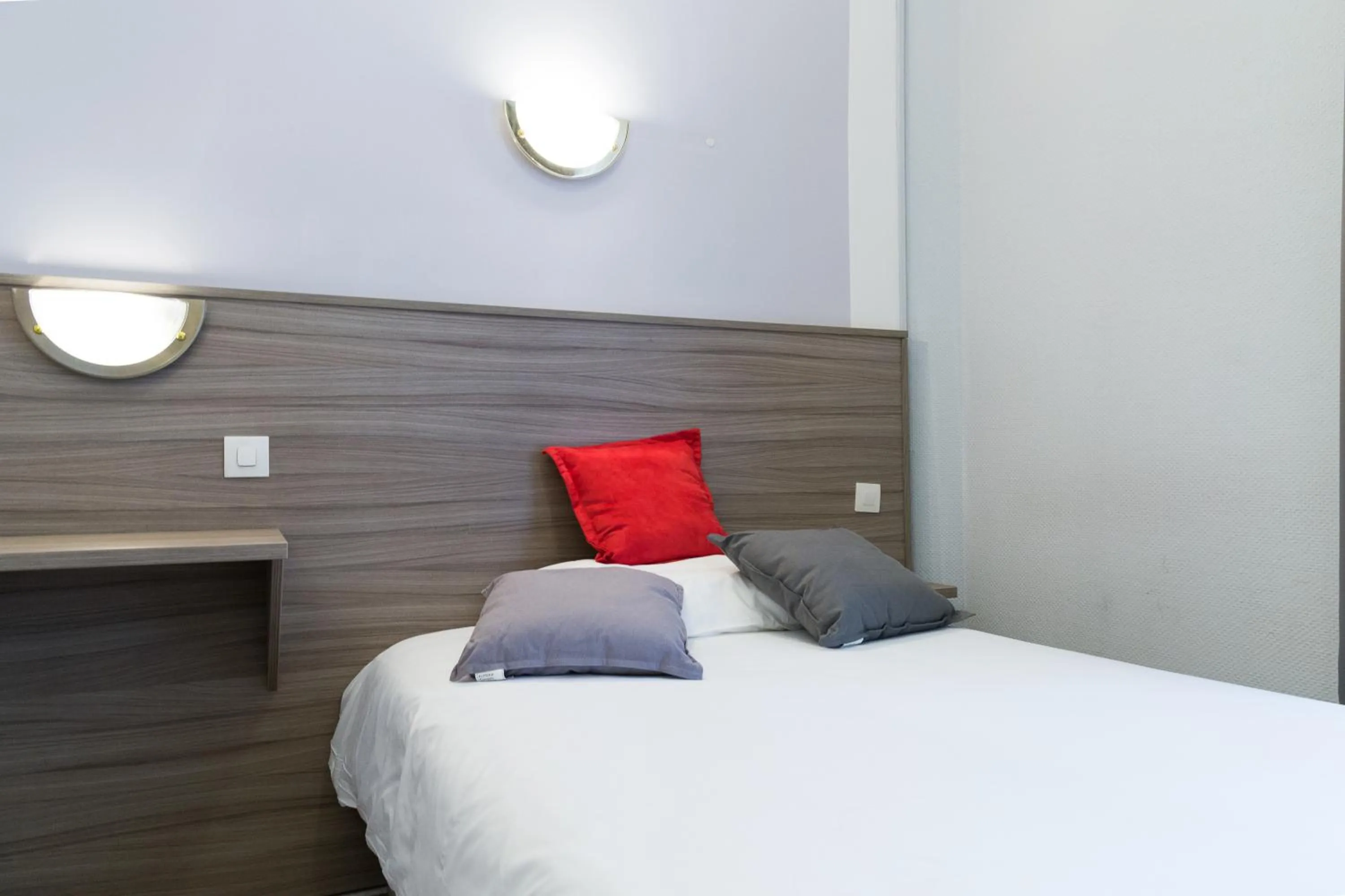 Bed in Panam Hotel PARIS GAMBETTA- Place Gambetta-Mairie du 20 emme