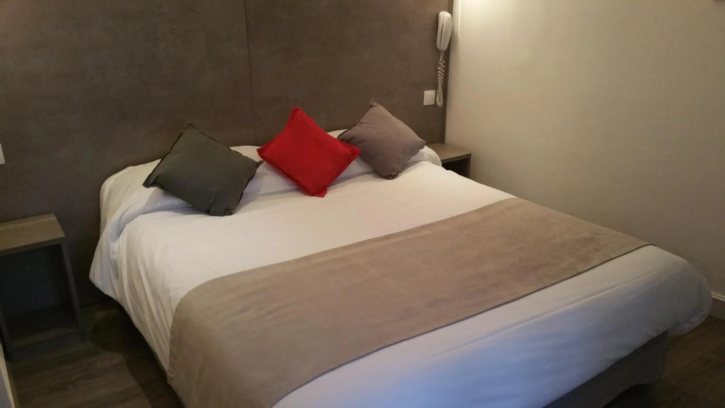 Bed in Panam Hotel PARIS GAMBETTA- Place Gambetta-Mairie du 20 emme