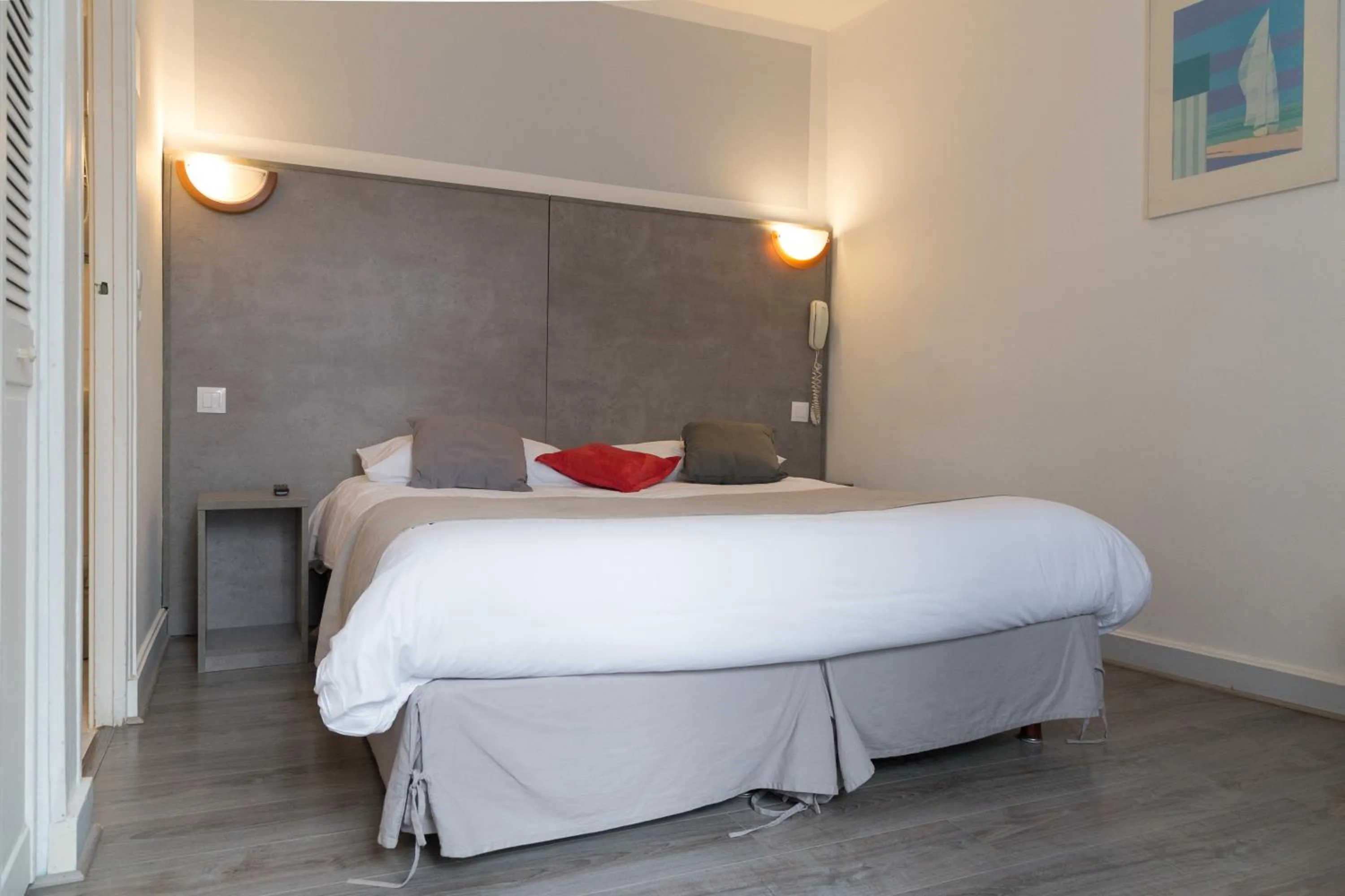 Bed in Panam Hotel PARIS GAMBETTA- Place Gambetta-Mairie du 20 emme